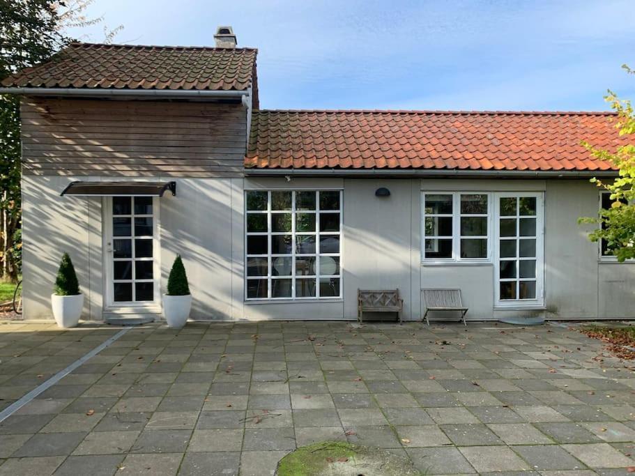 Ferienhaus Modern 2 Bedroom Close To Airport And Town - Sleeps 8 *