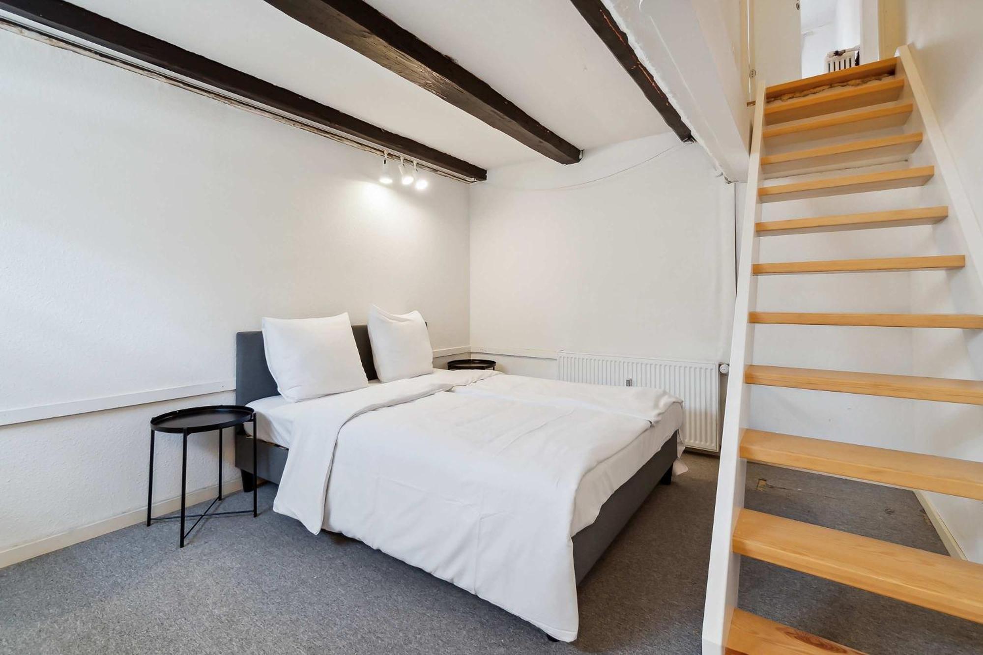 Charming Retreat Near Apartment