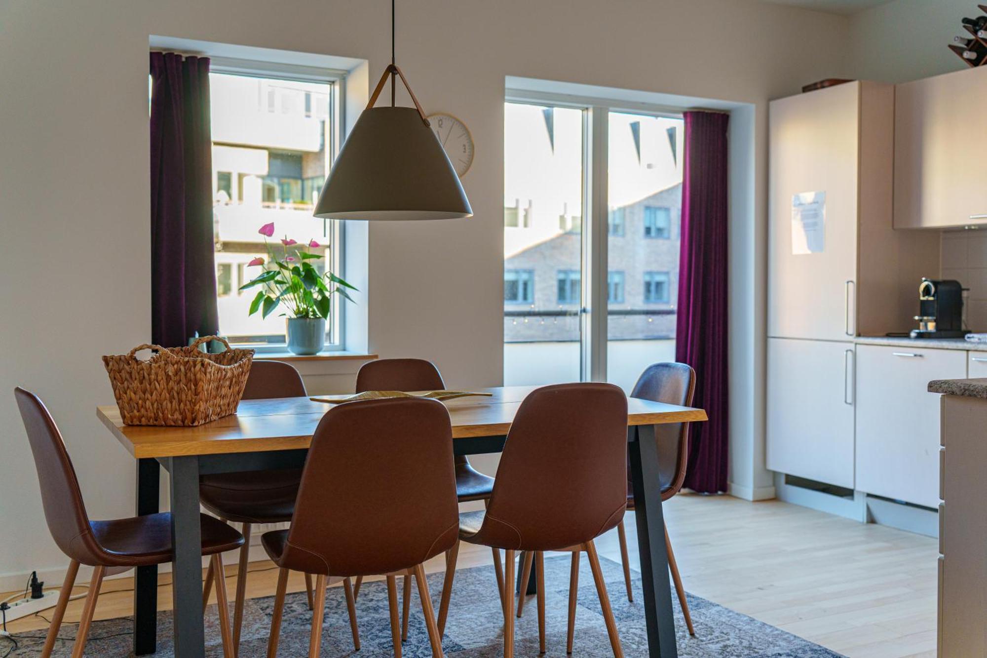 Spacious & Comfortable Near Tivoli & Metro *