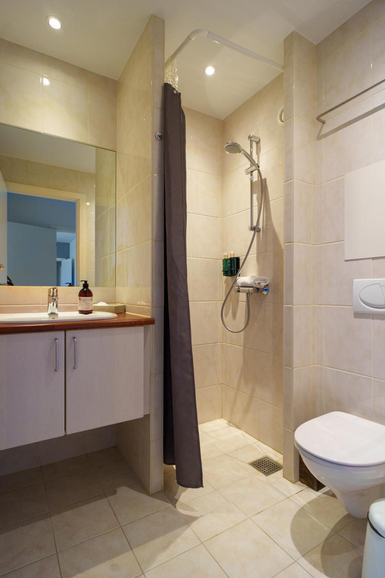 Spacious & Comfortable Near Tivoli & Metro