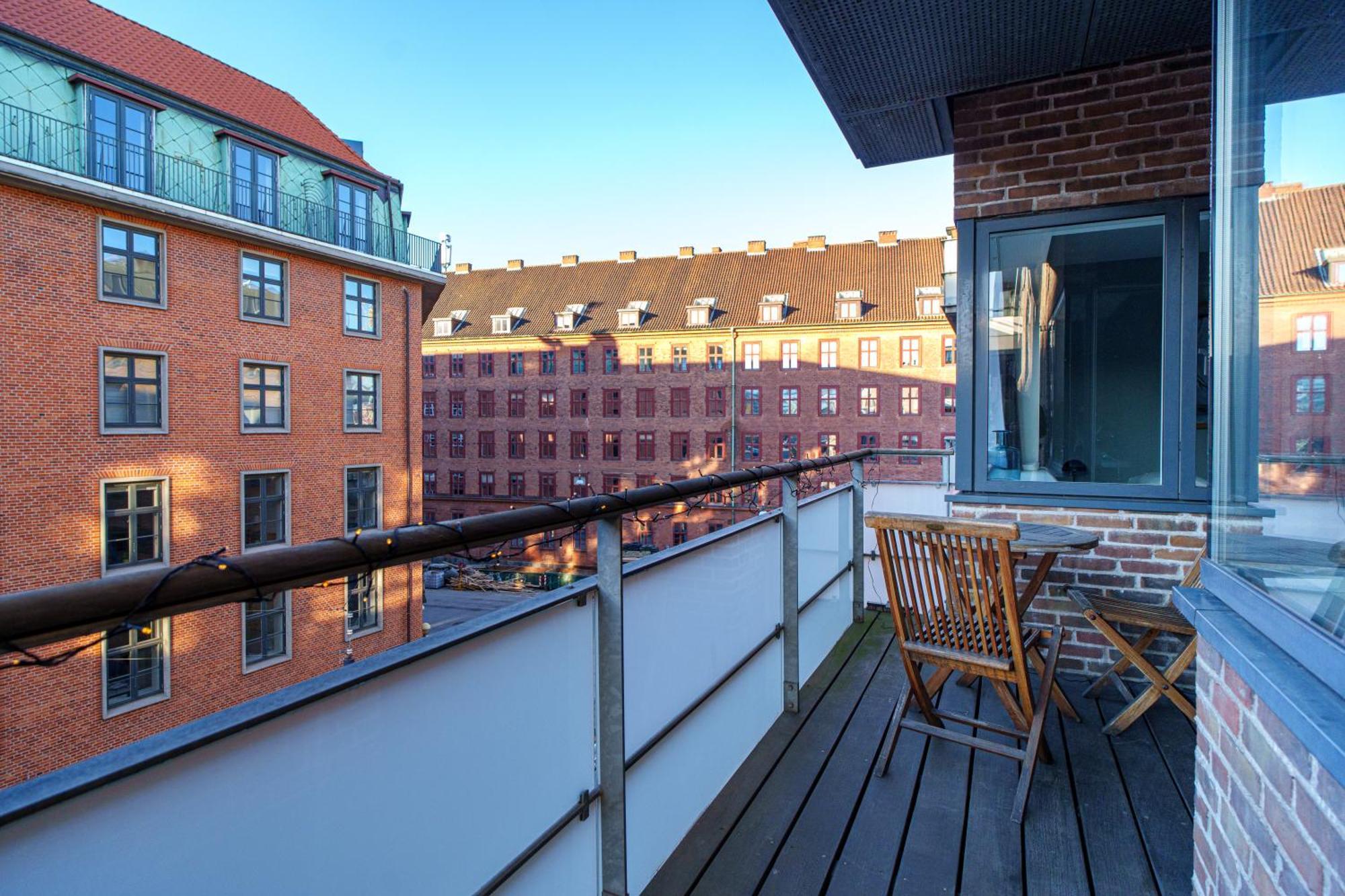 Spacious & Comfortable Near Tivoli & Metro *