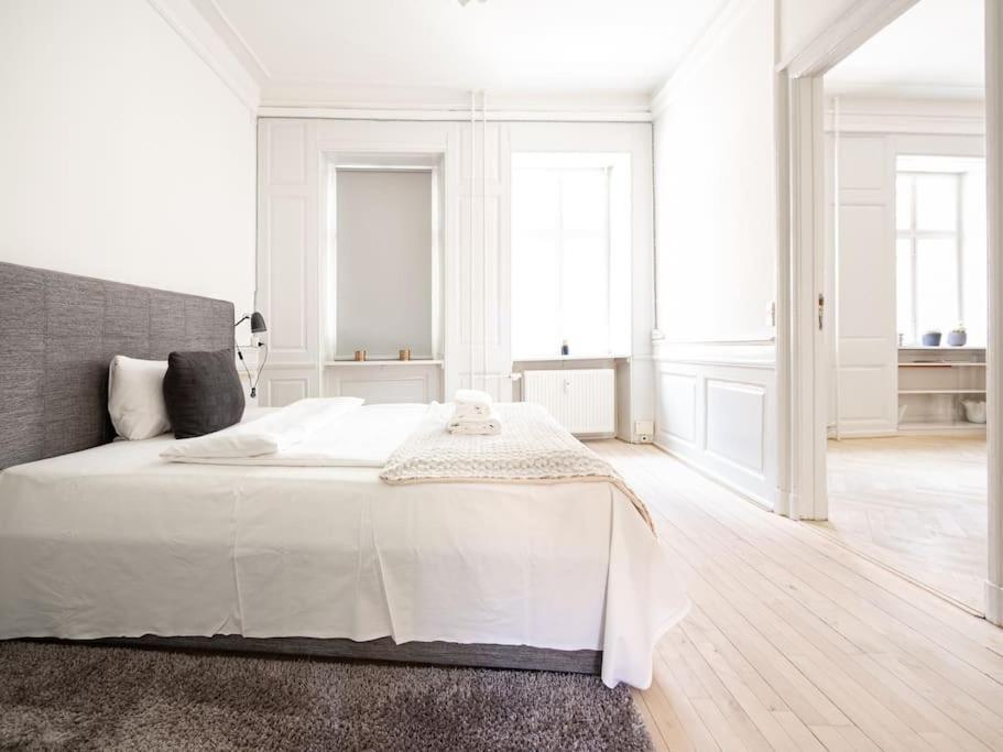 Kattesundet Charm - Historical Center Apartment