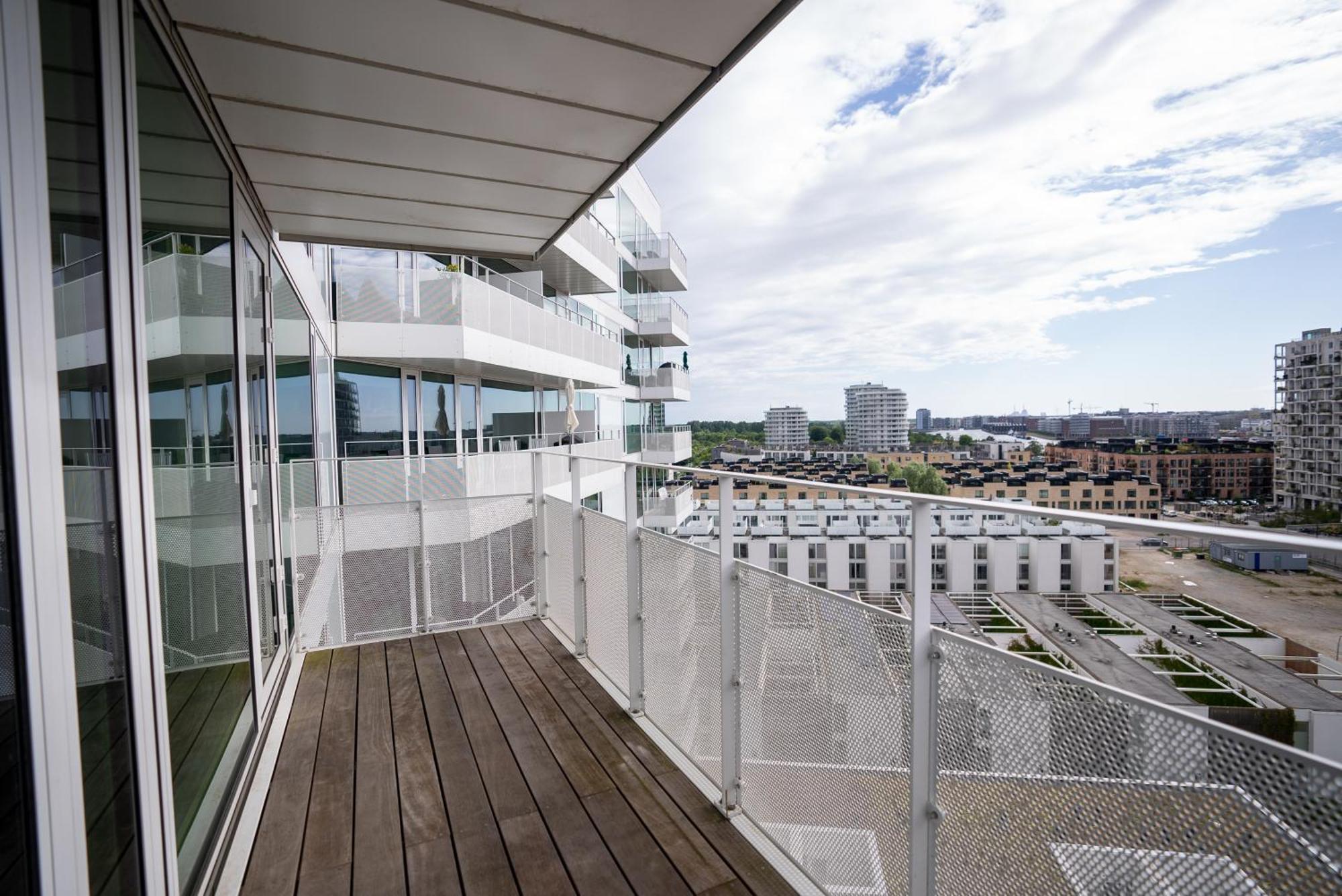 Apartment In With Water View *