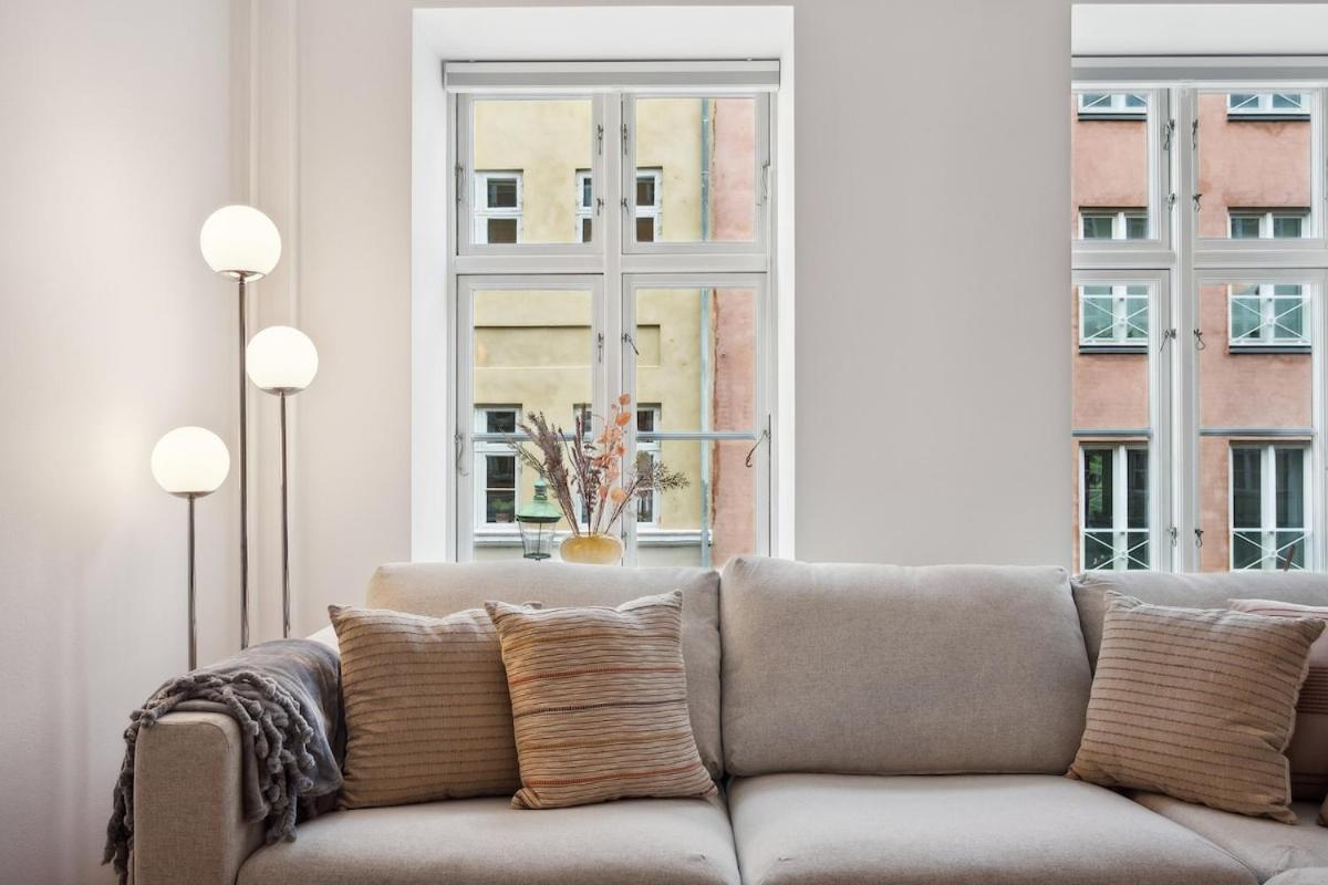 Modern In The Old Centre Apartment *