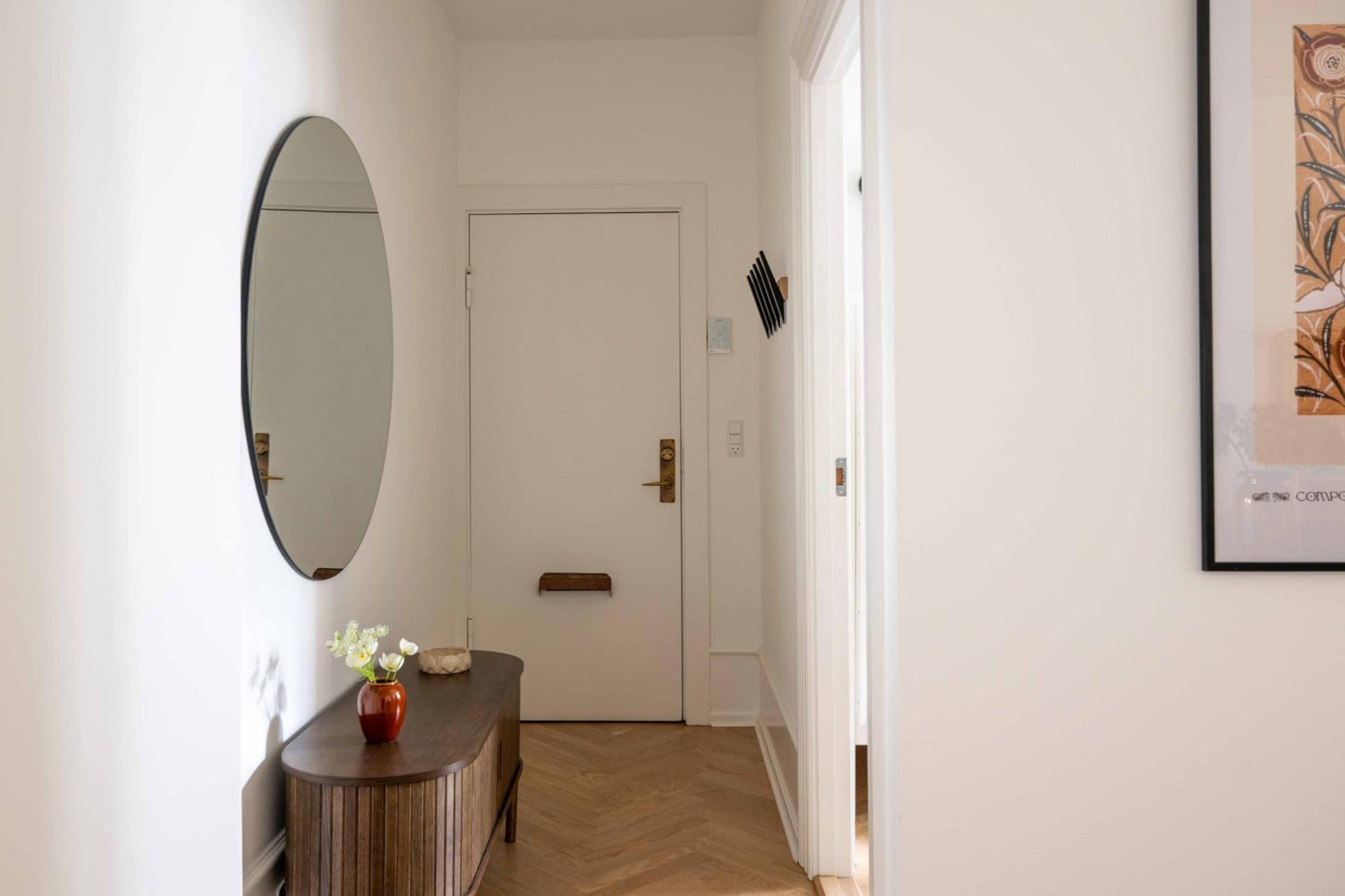 Apartment Lovely By W Bathtub And Balcony *