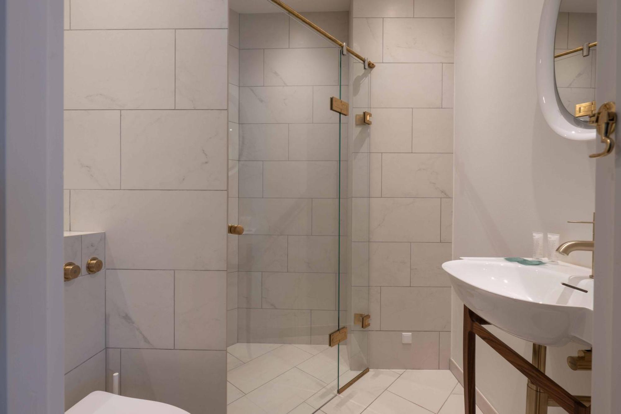 Lovely By W Bathtub And Balcony Apartment *