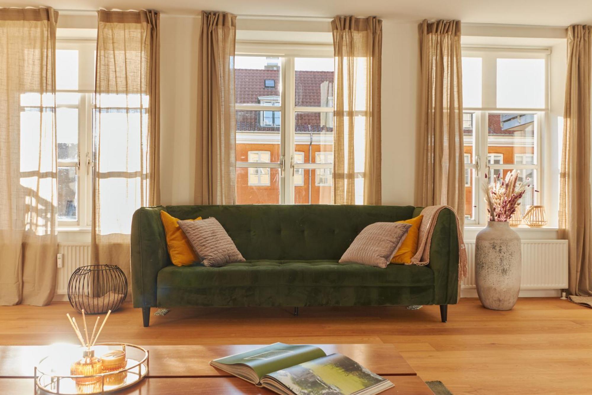 Stunning 2 Bedroom On Nyhavn With Private Balcony * Copenhagen