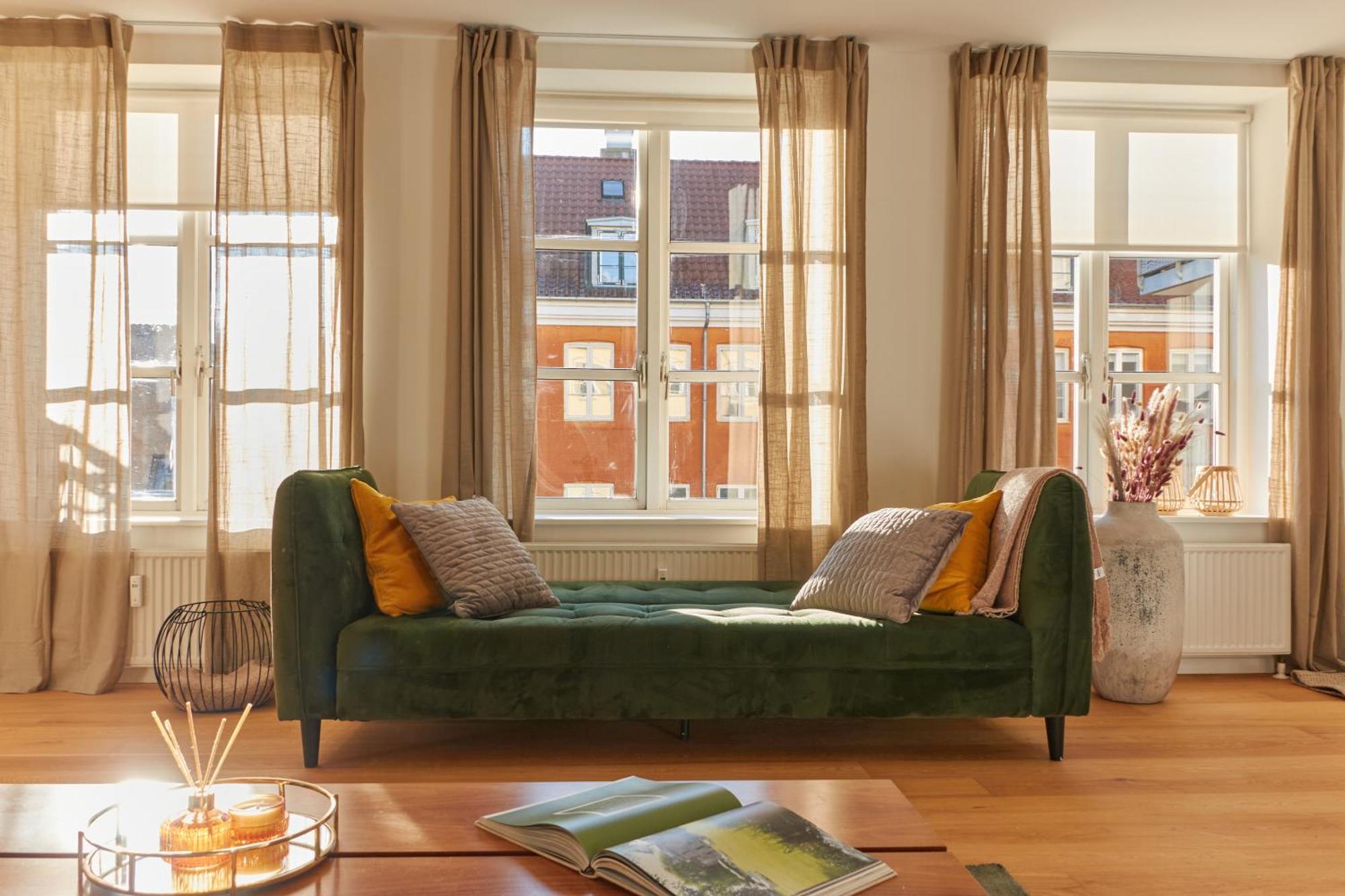 Stunning 2 Bedroom On Nyhavn With Private Balcony Copenhagen