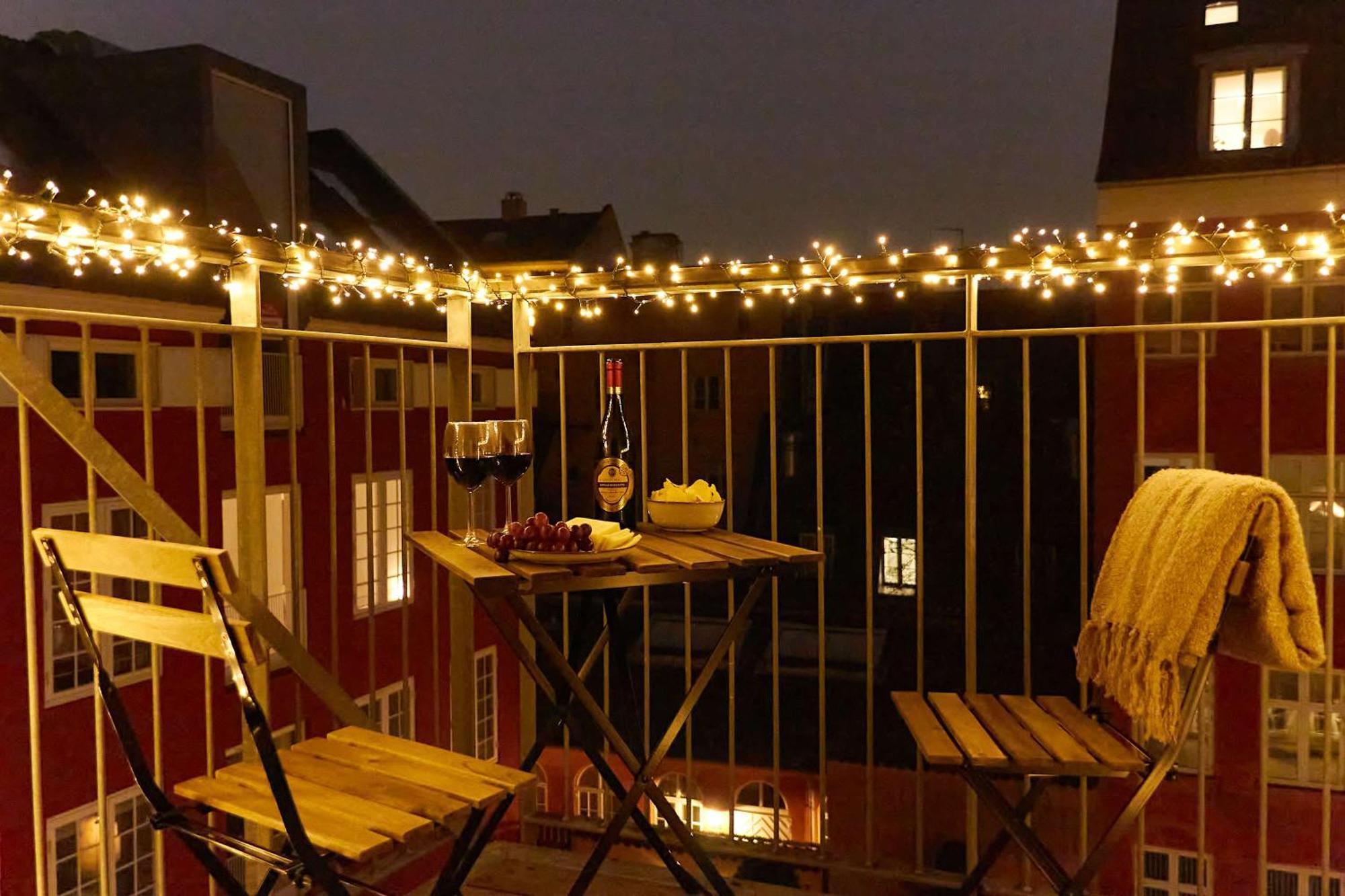 Stunning 2 Bedroom On Nyhavn With Private Balcony Apartment