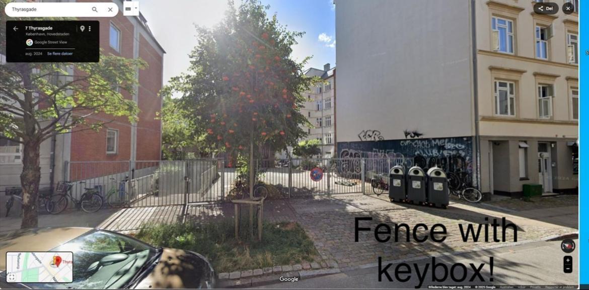 With Balcony, Free Parking & Elevator Copenhague