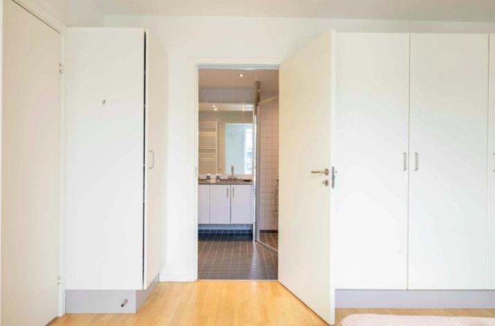 Amazing Two Bedroom Flat In Urban Area Apartment *
