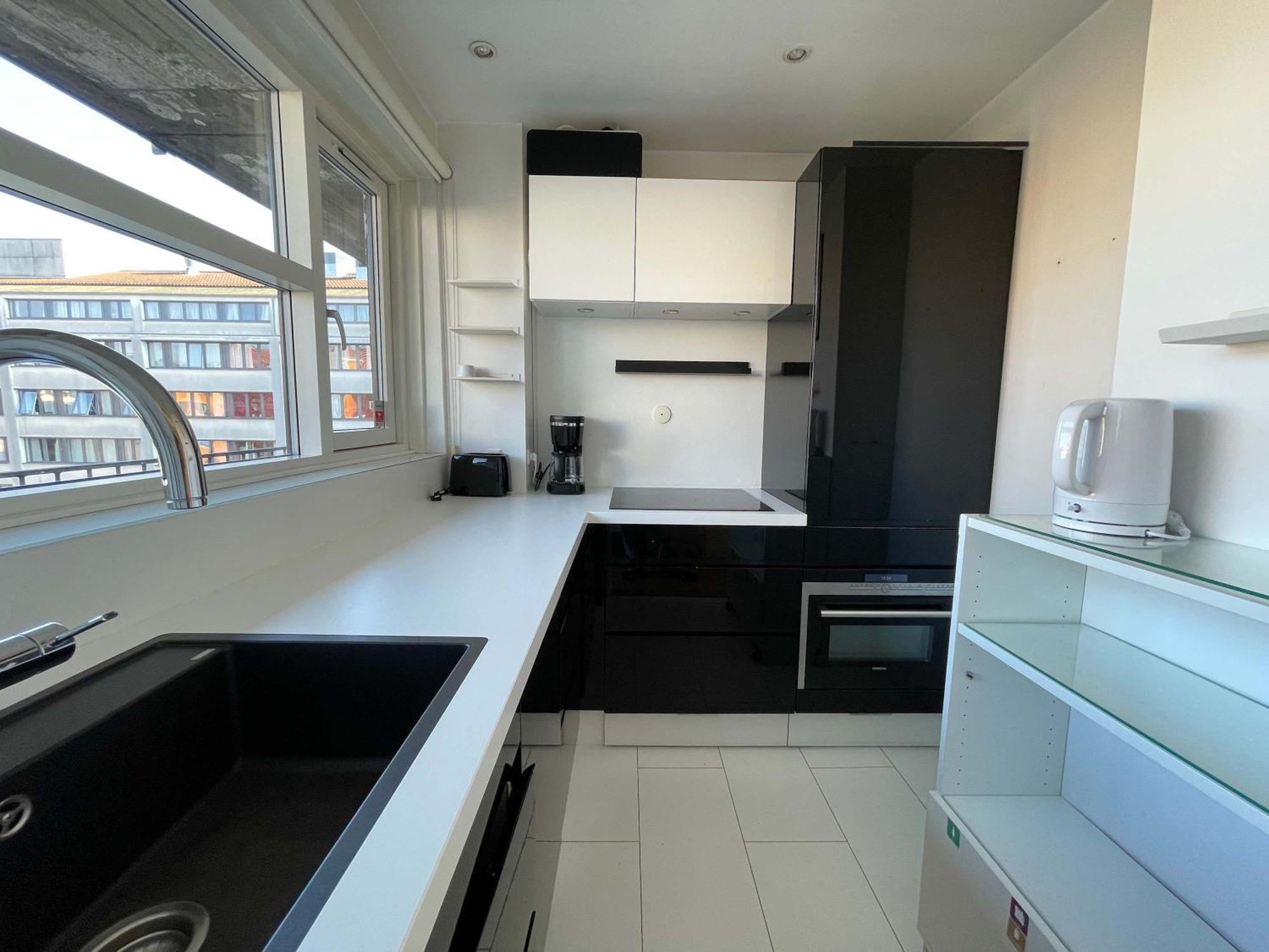 Cozy Luxury - Sunny Balcony In Center Apartamento