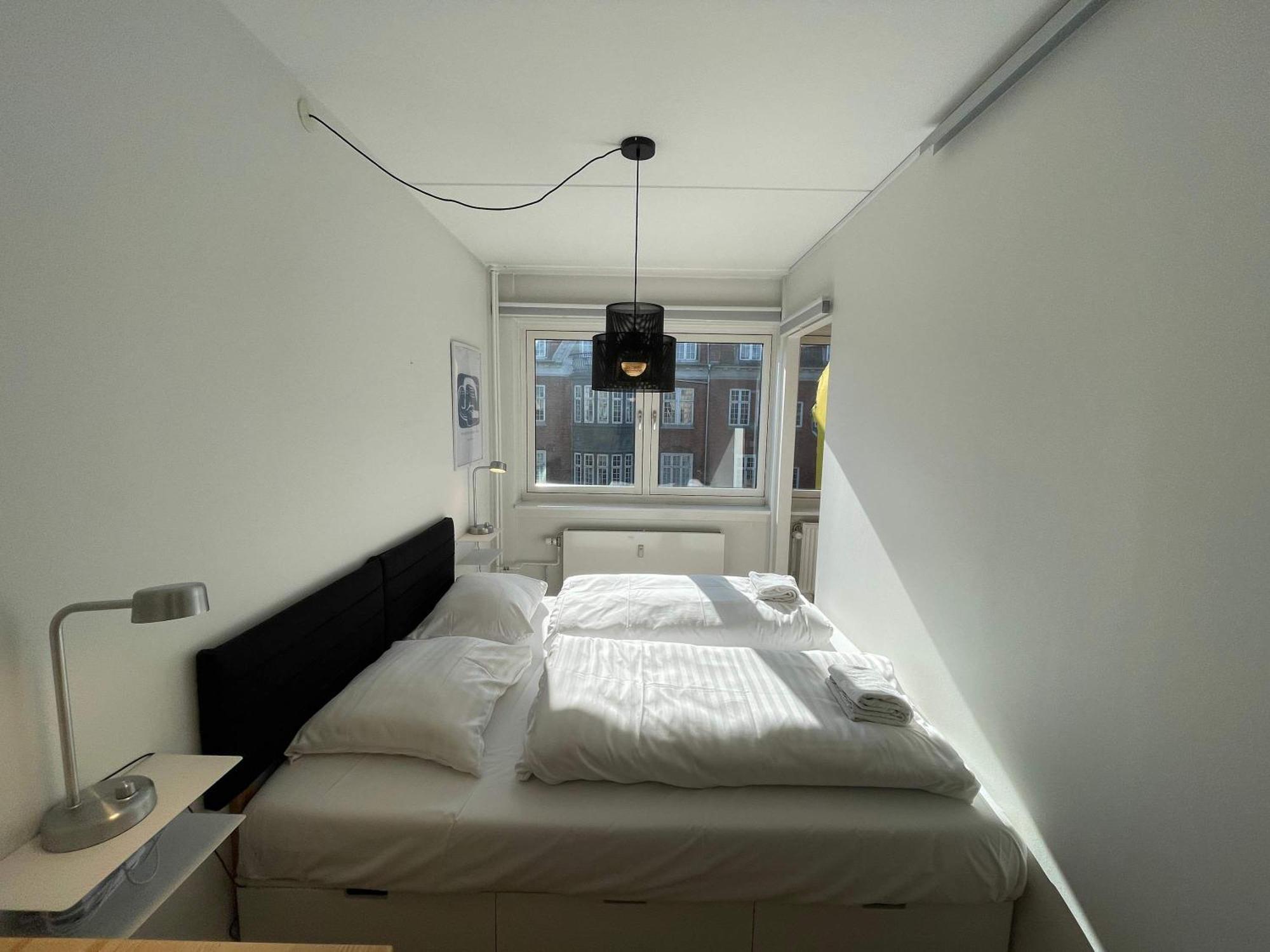 Cozy Luxury - Sunny Balcony In Center