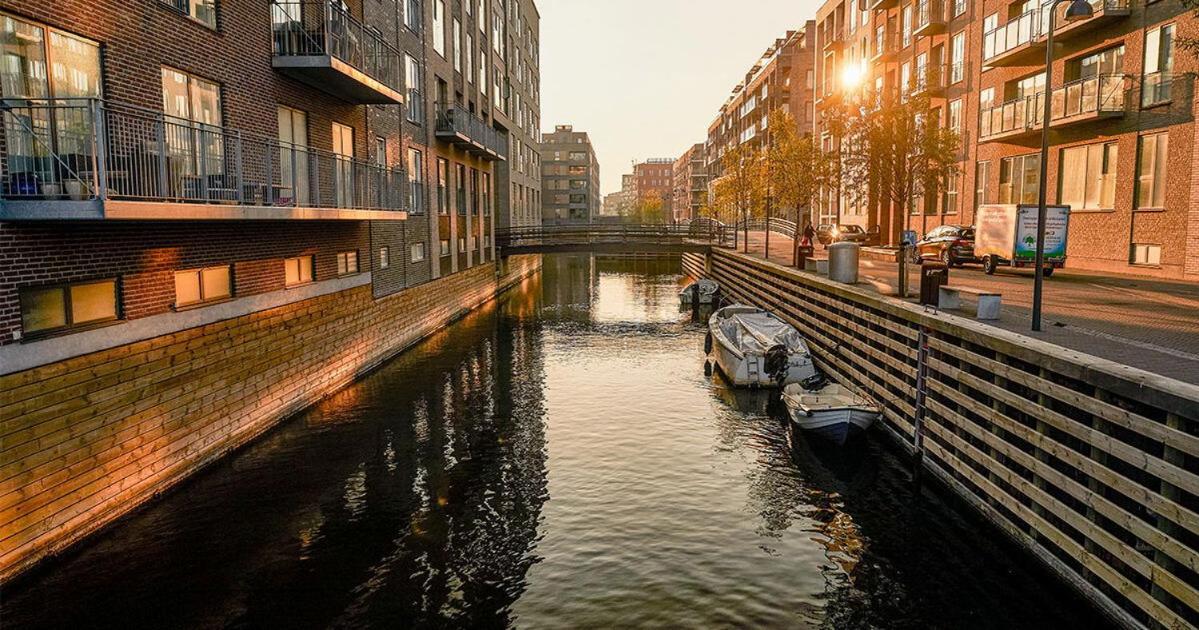 Two Storey Beautiful Location In Kopenhagen