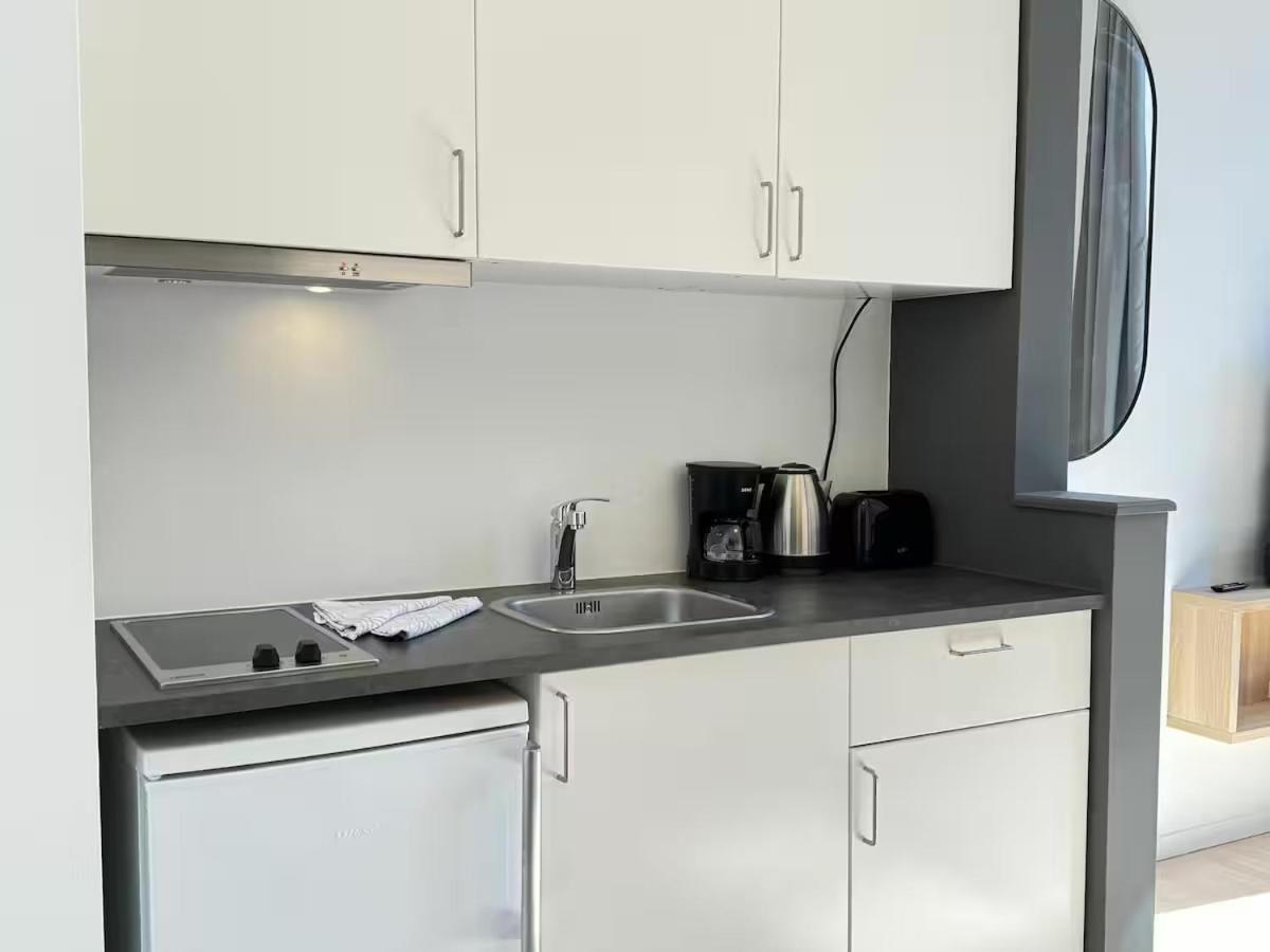 Perfect Couples Retreat In Urban Area Apartment