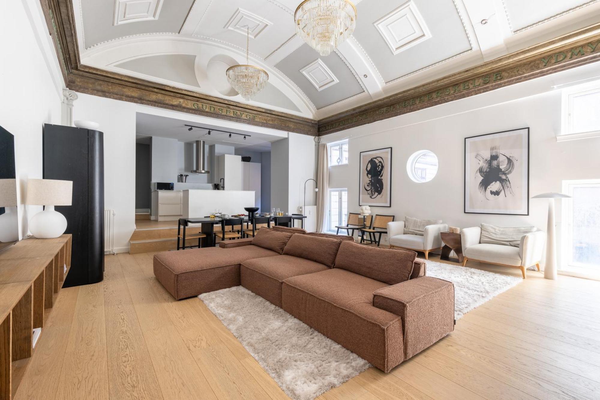 Unique 3 Bedroom Flat In Vibrant Frederiksberg Apartment
