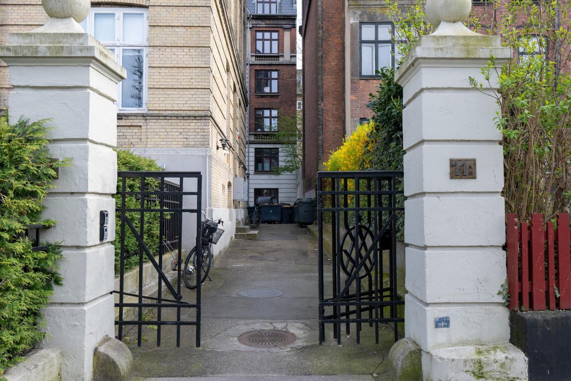 Unique 3 Bedroom Flat In Vibrant Frederiksberg Apartment *