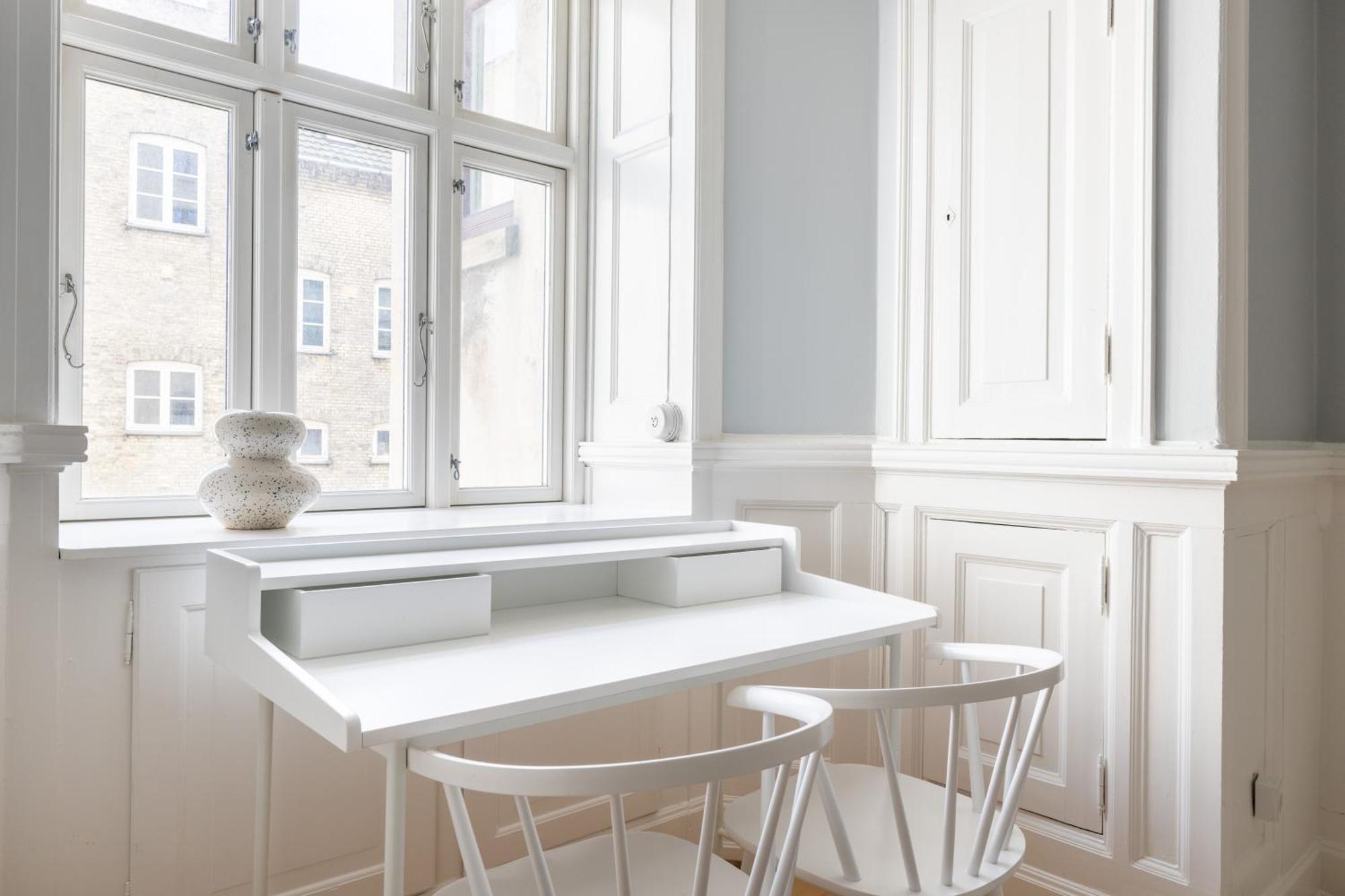 Unique 3 Bedroom Flat In Vibrant Frederiksberg Apartment *