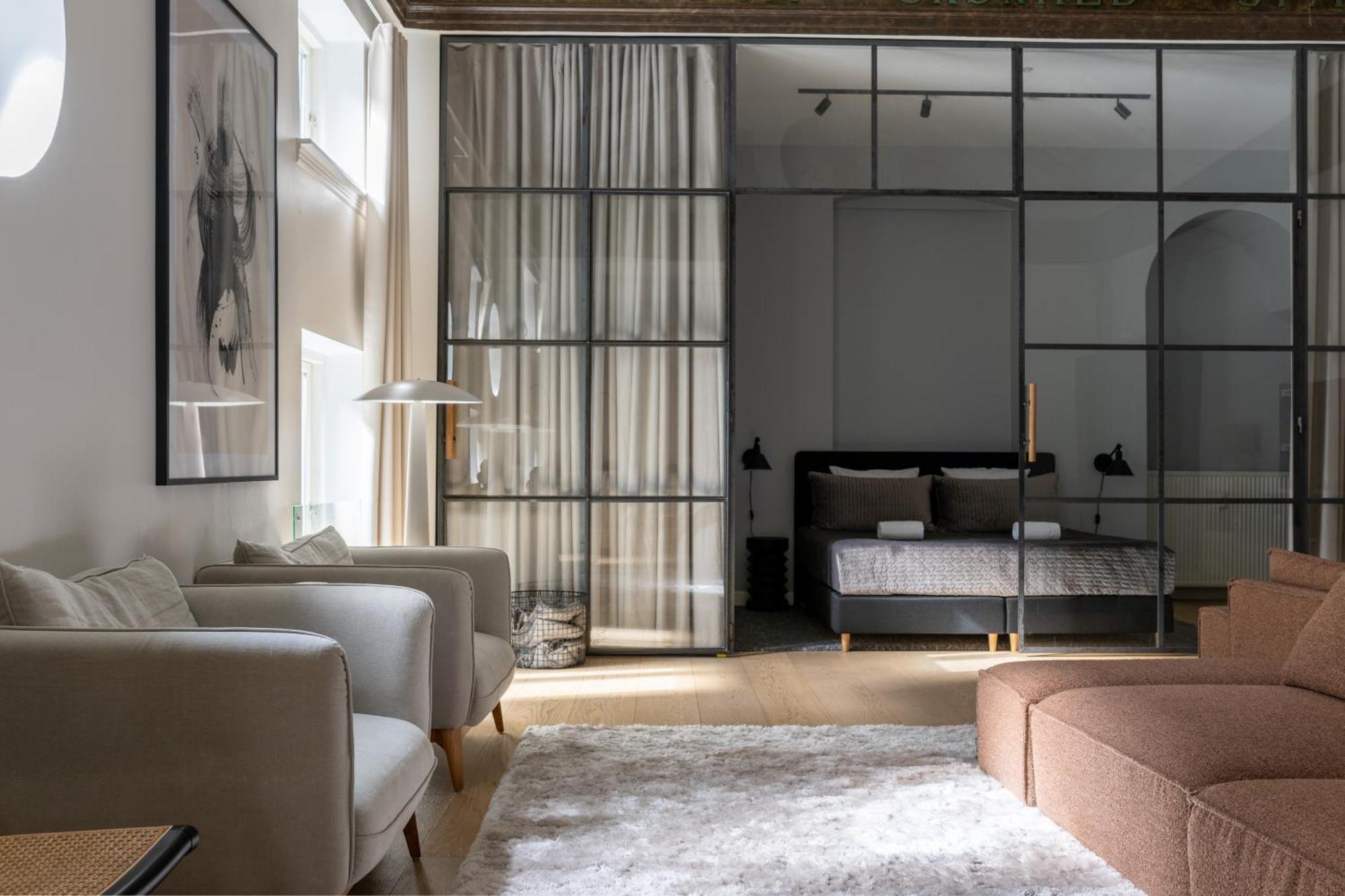 Unique 3 Bedroom Flat In Vibrant Frederiksberg *