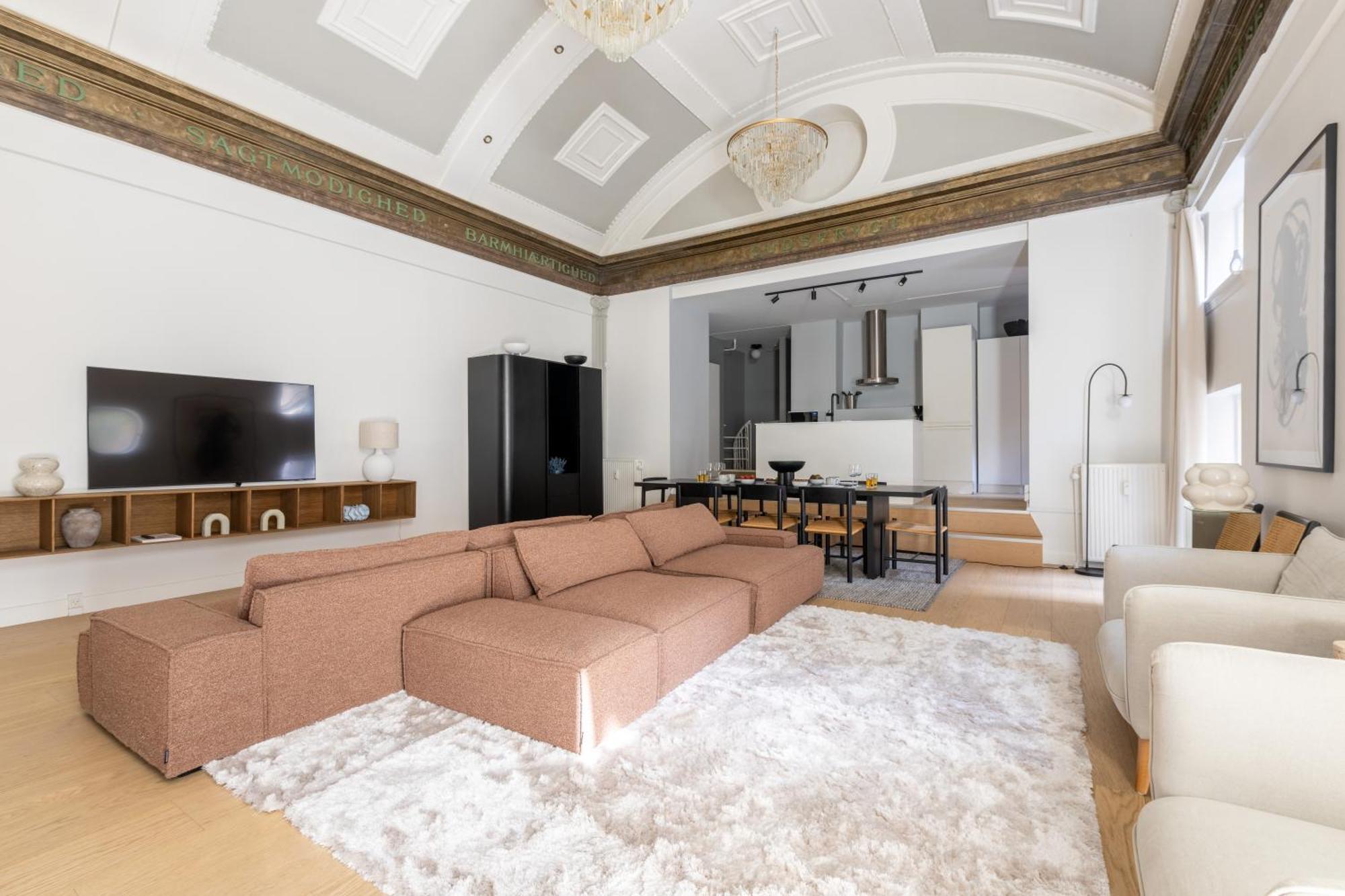 Unique 3 Bedroom Flat In Vibrant Frederiksberg Apartment *