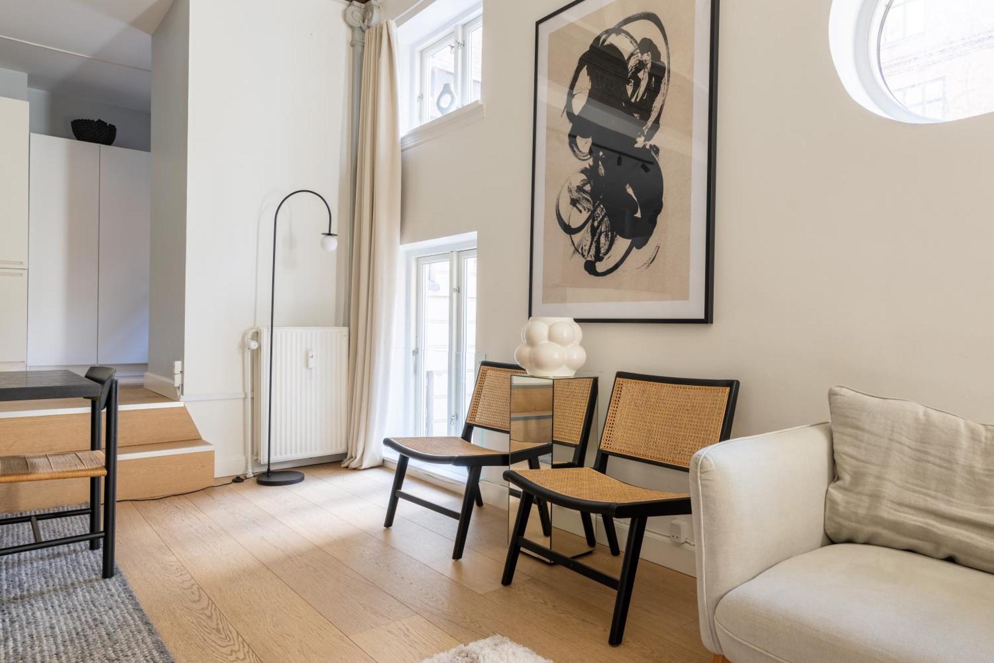 Unique 3 Bedroom Flat In Vibrant Frederiksberg Apartment