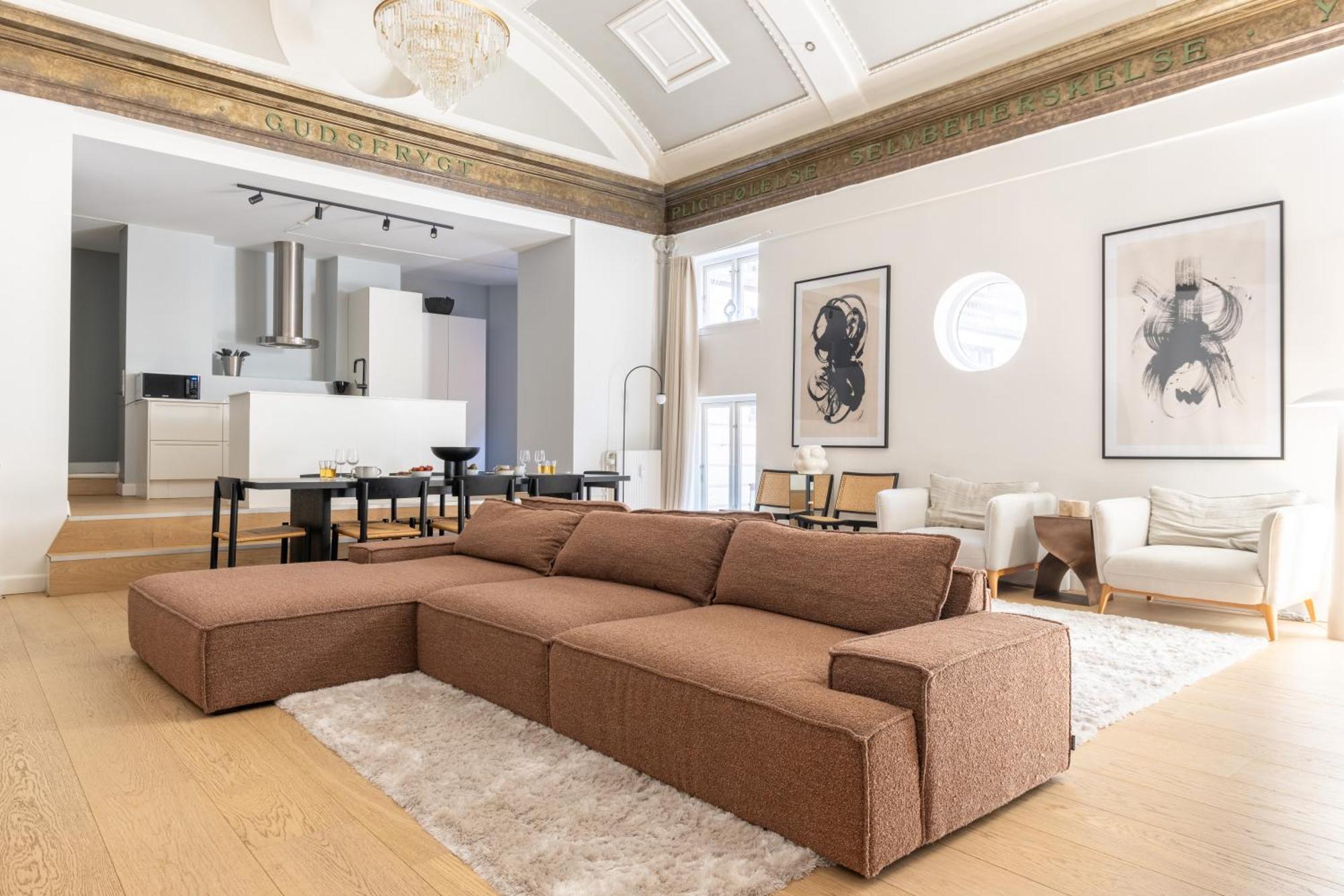 Unique 3 Bedroom Flat In Vibrant Frederiksberg Apartment