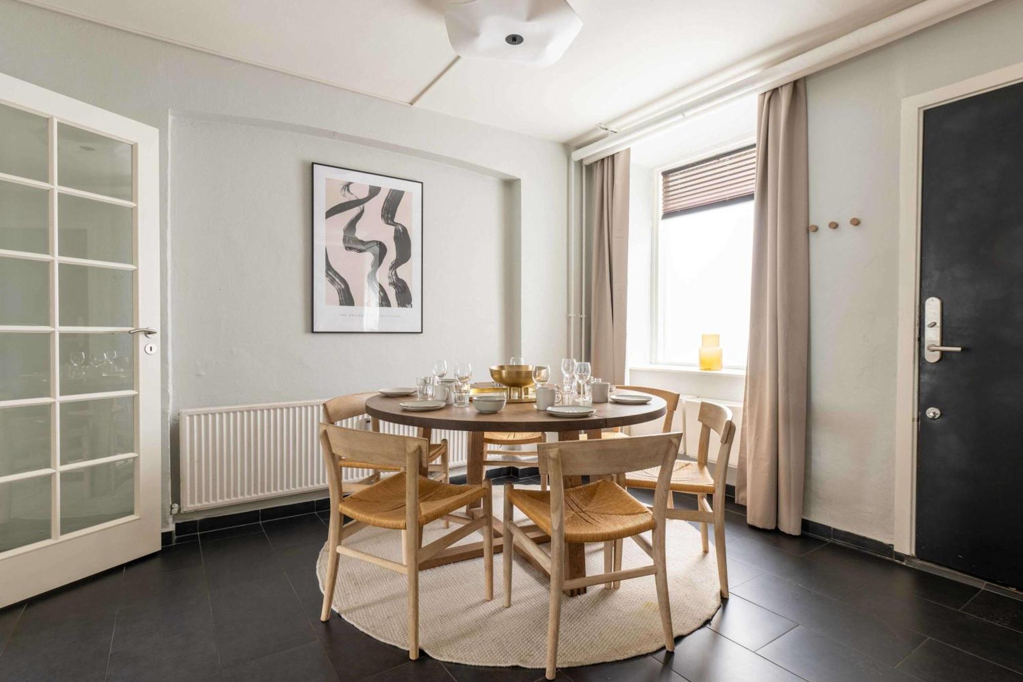 2 Bedroom Flat In Heart Of Vesterbro Huoneisto