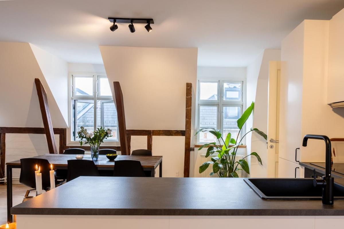 Penthouse In The Heart Of *