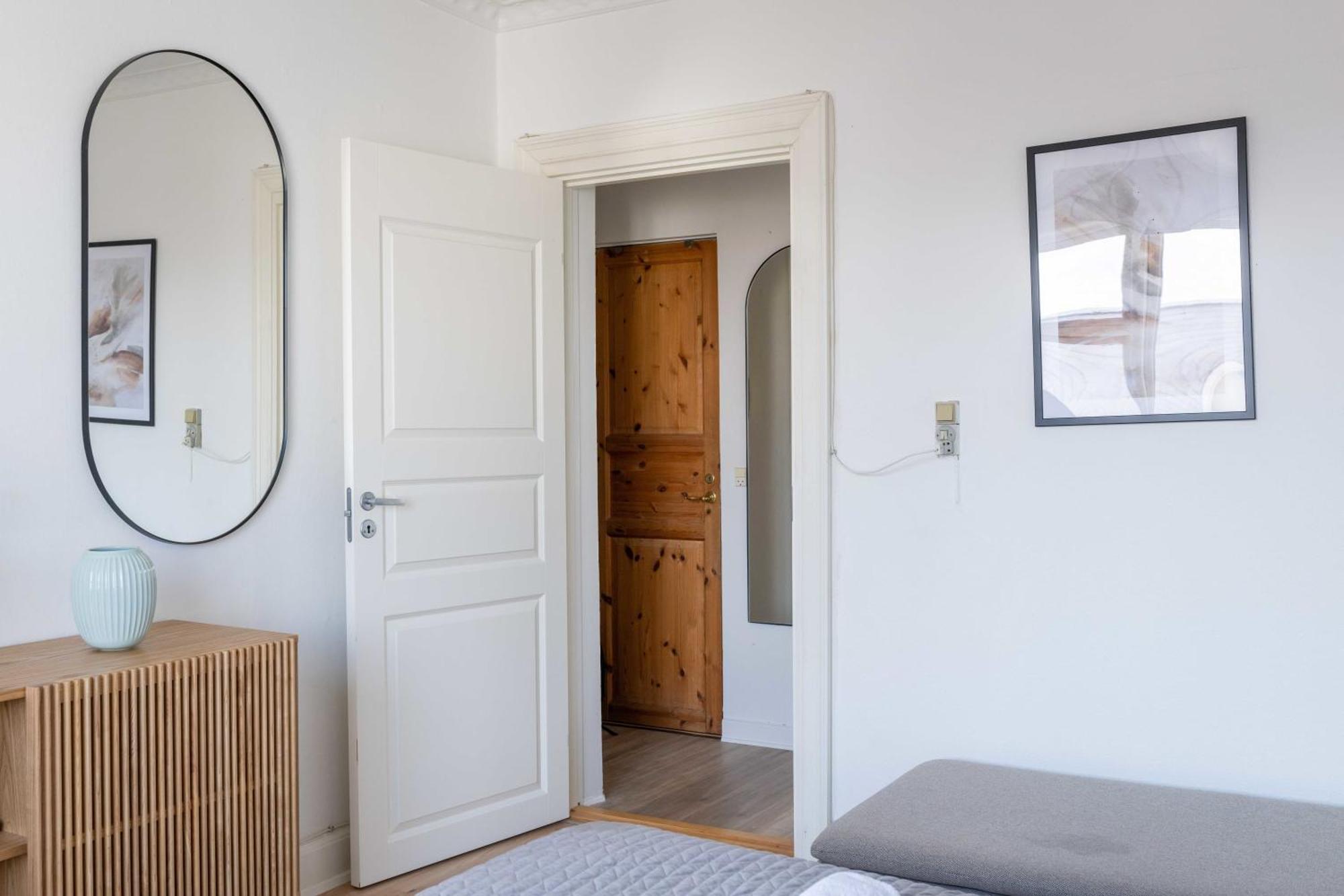 Cozy & Bright In Peaceful Area Apartment *
