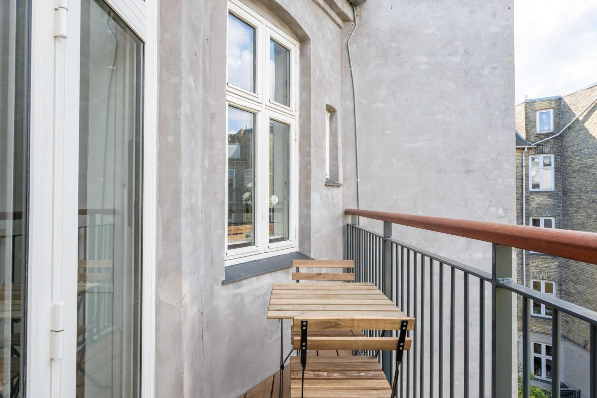 Cozy & Bright In Peaceful Area Huoneisto