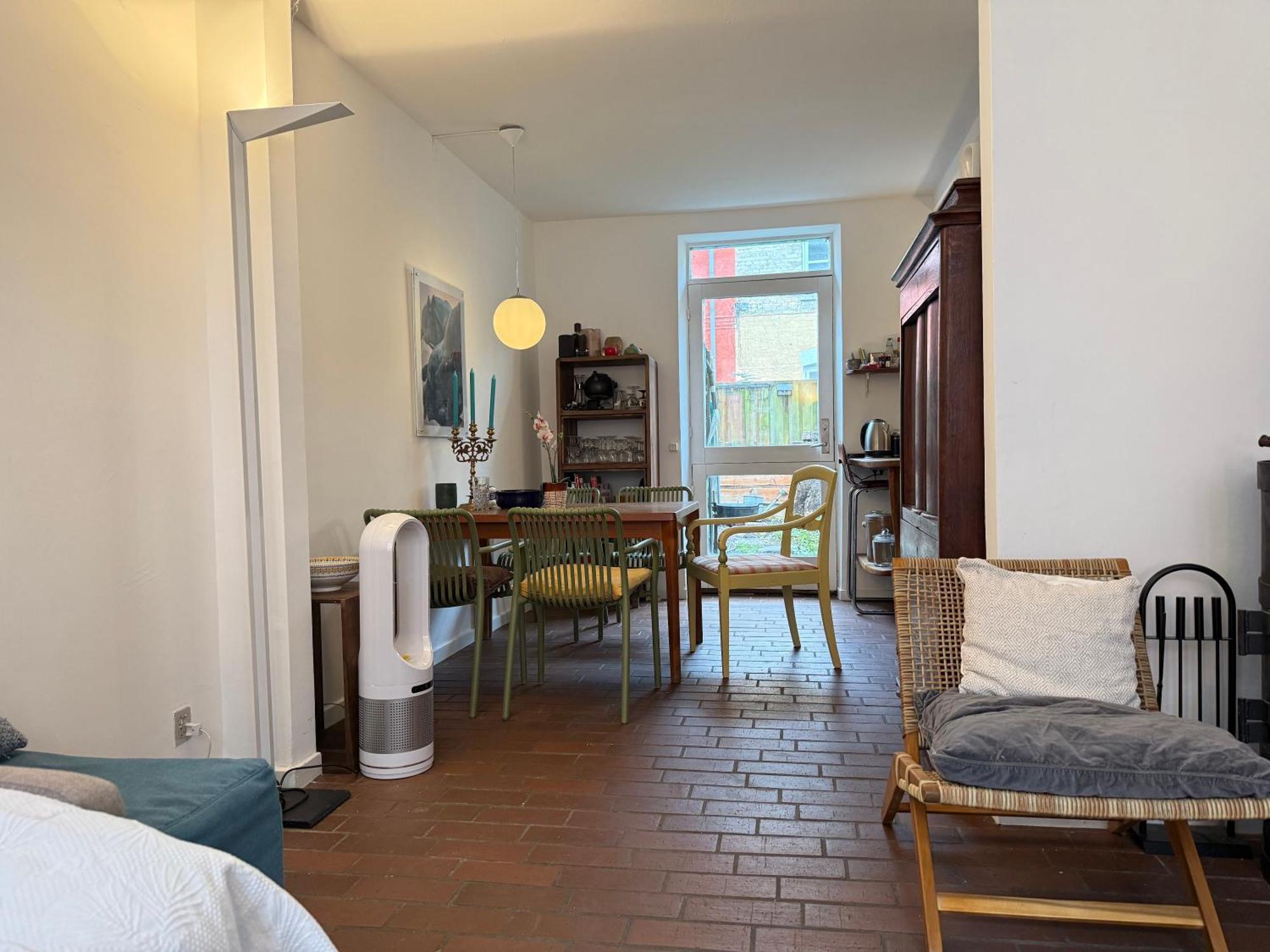 Cozy Center Chambers With Kitchen And Garden Homestay