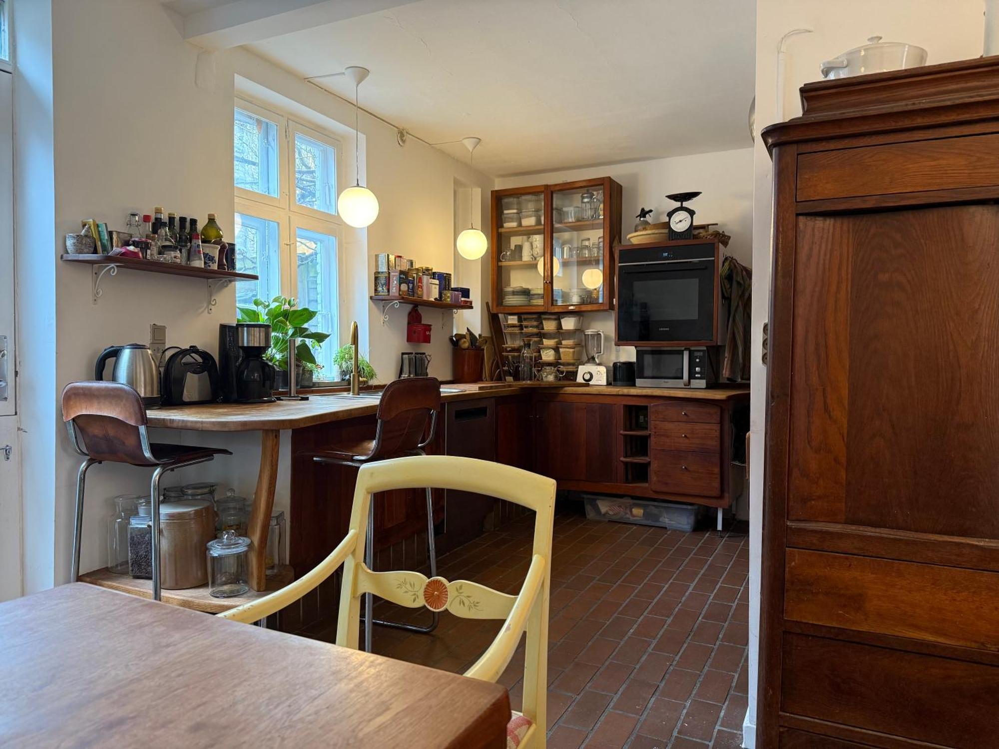 Cozy Center Chambers With Kitchen And Garden Homestay *
