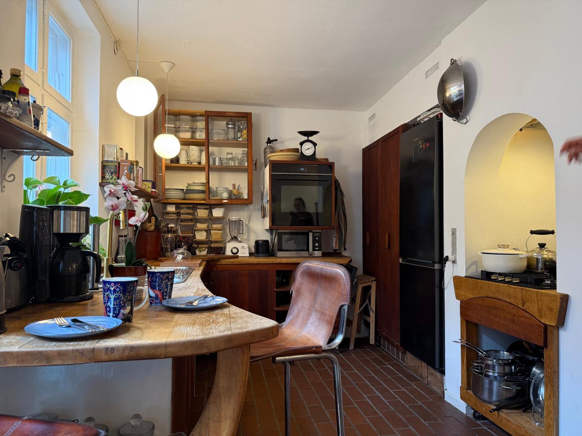Cozy Center Chambers With Kitchen And Garden Homestay