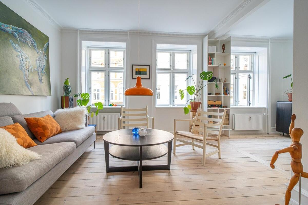 Stylish & Spacious In Trendy Norrebro Apartment Copenhagen