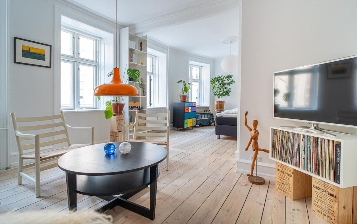 Apartment Stylish & Spacious In Trendy Norrebro