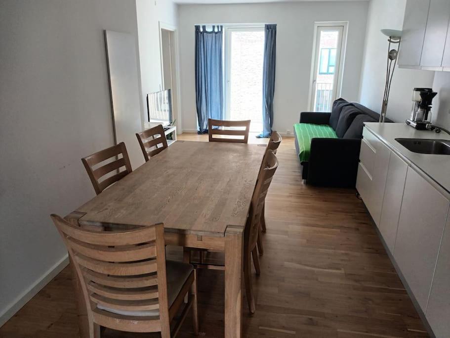 Fully Equipped Apartment, 15 Min To Center Apartment