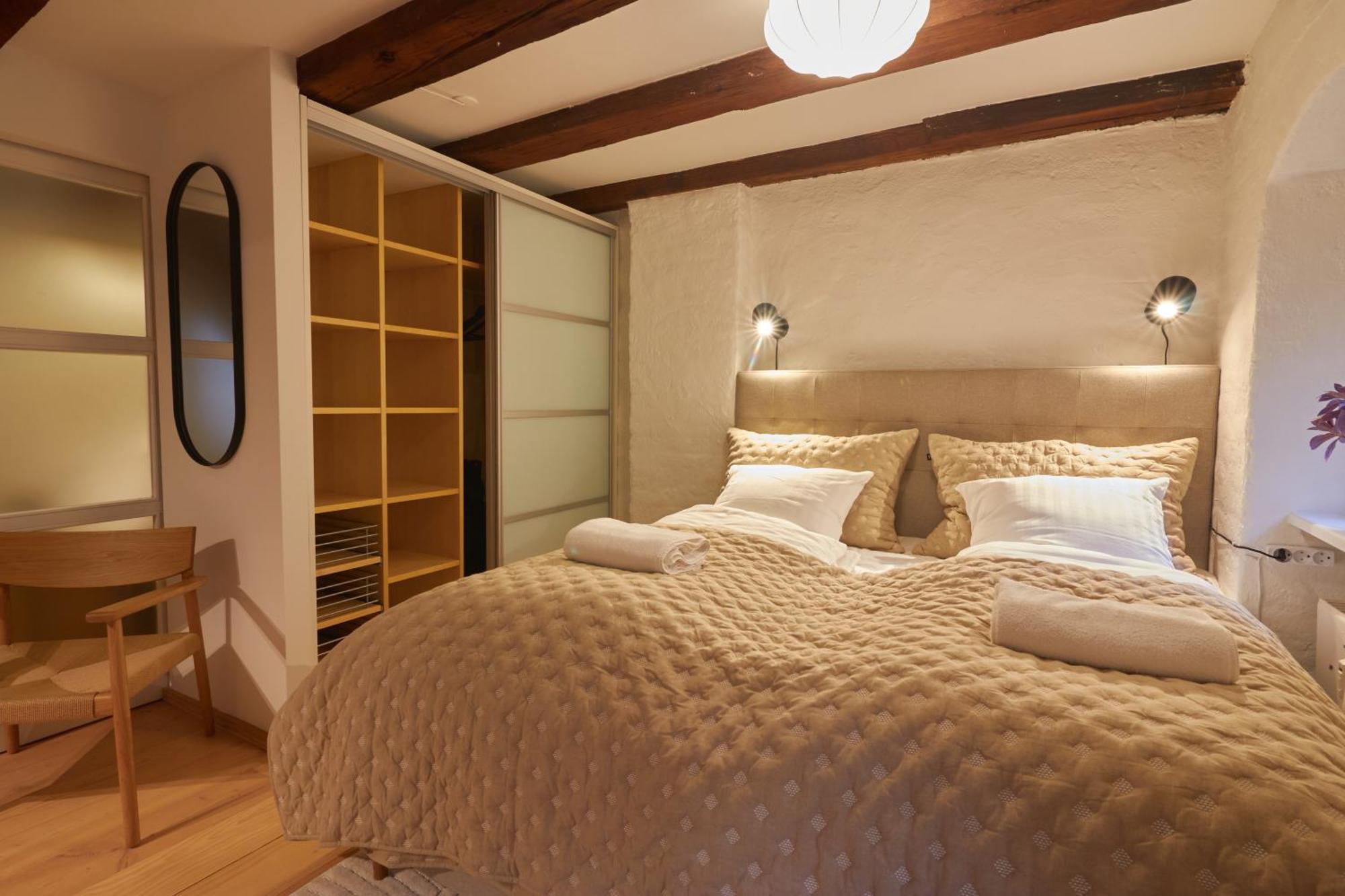 Apartment Warm 3br Loft With Exposed Beams
