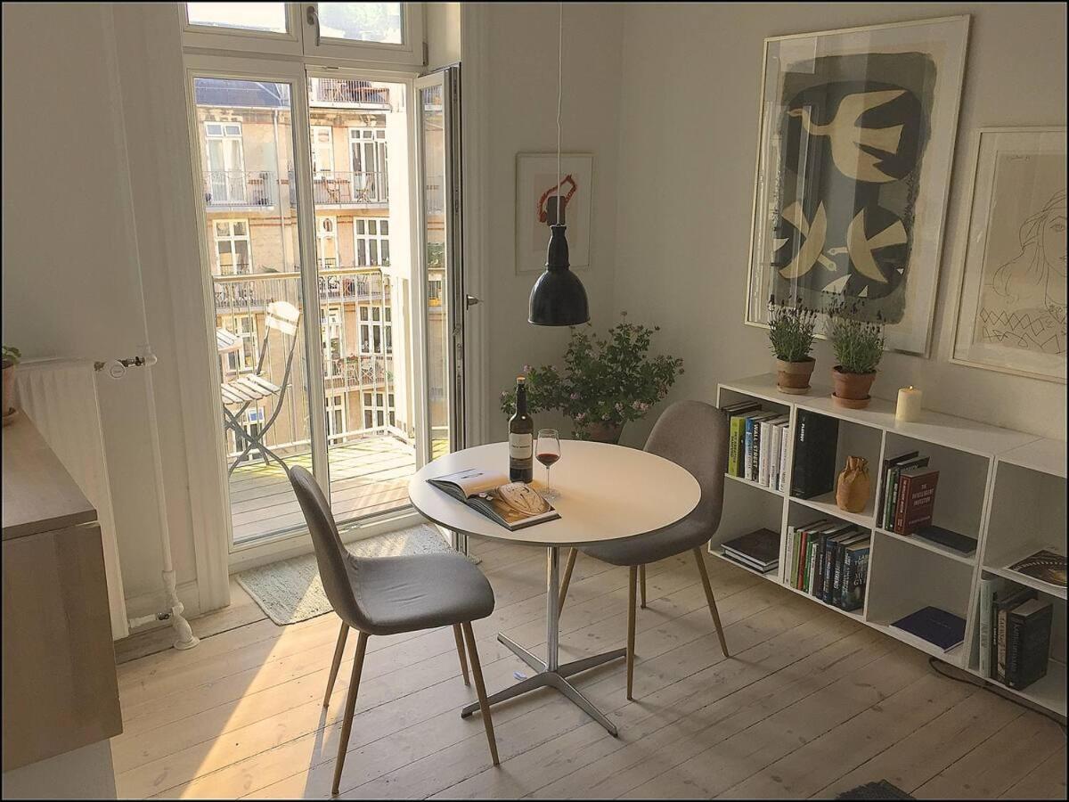 Canal Calm Apartment *