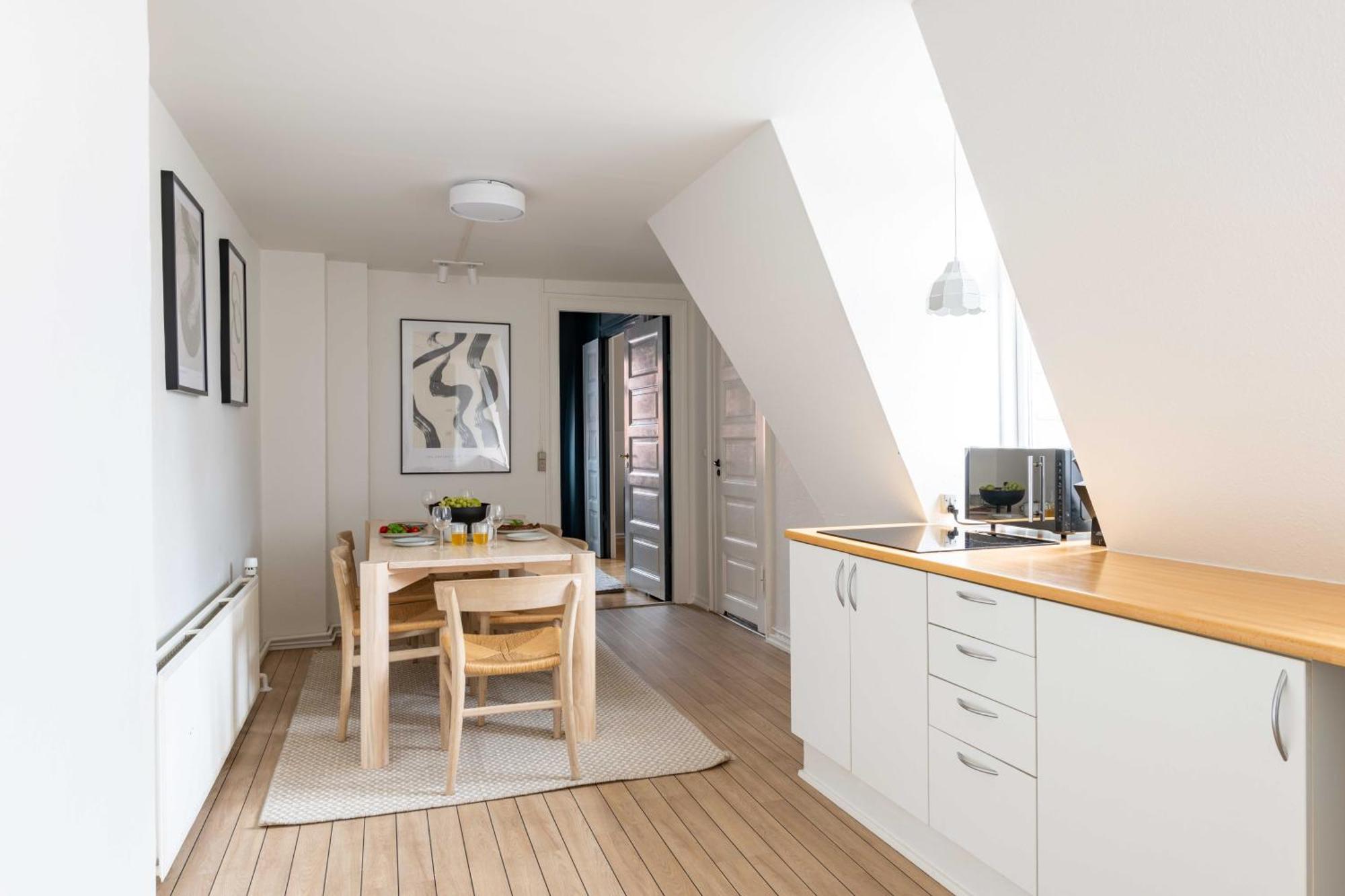 Rustic & Cozy 2br In Heart Of Cph By Stroget