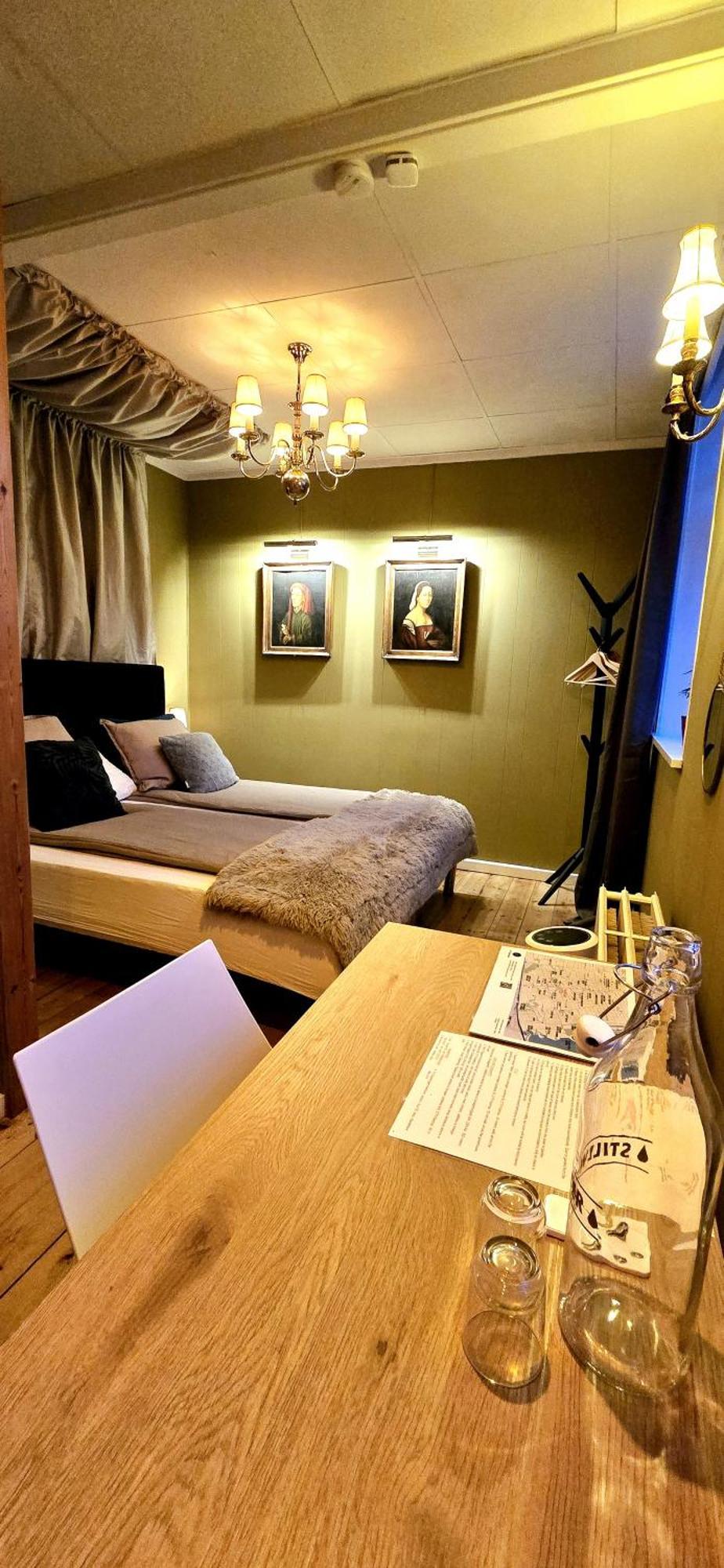'blue House' In Vintage Villa&garden Guest house