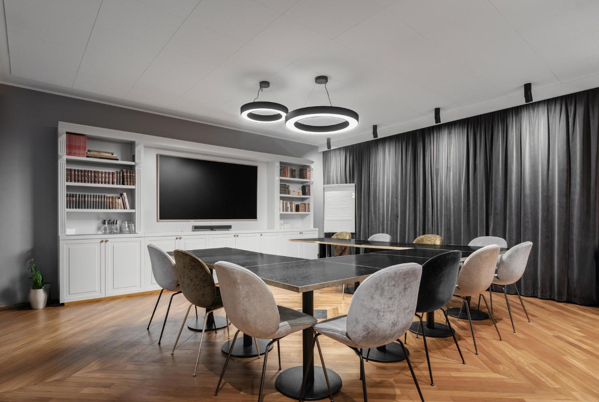 Hypernym & Suites Hotelli 4*