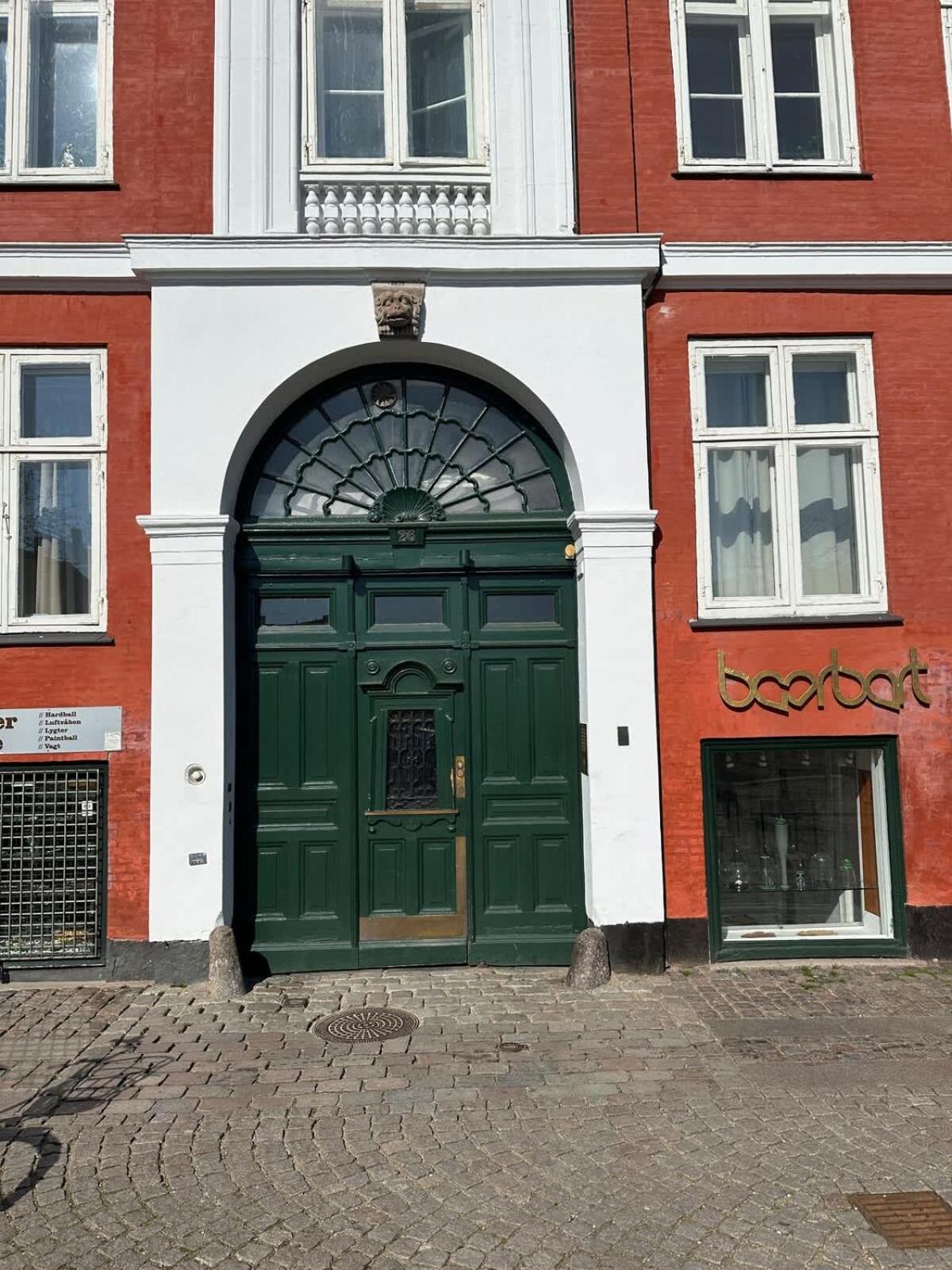 Deluxe 4 Bedrooms 180 M2 Canal View Prime Location * Kööpenhamina