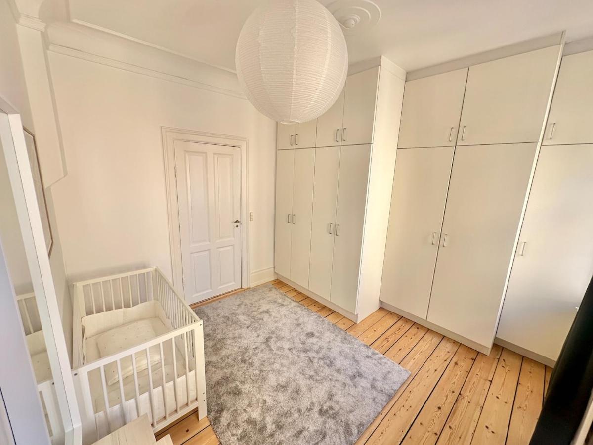 Deluxe 4 Bedrooms 180 M2 Canal View Prime Location Apartment Copenhagen
