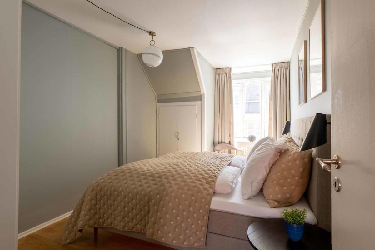 10 Person In The Heart Of * Copenhague