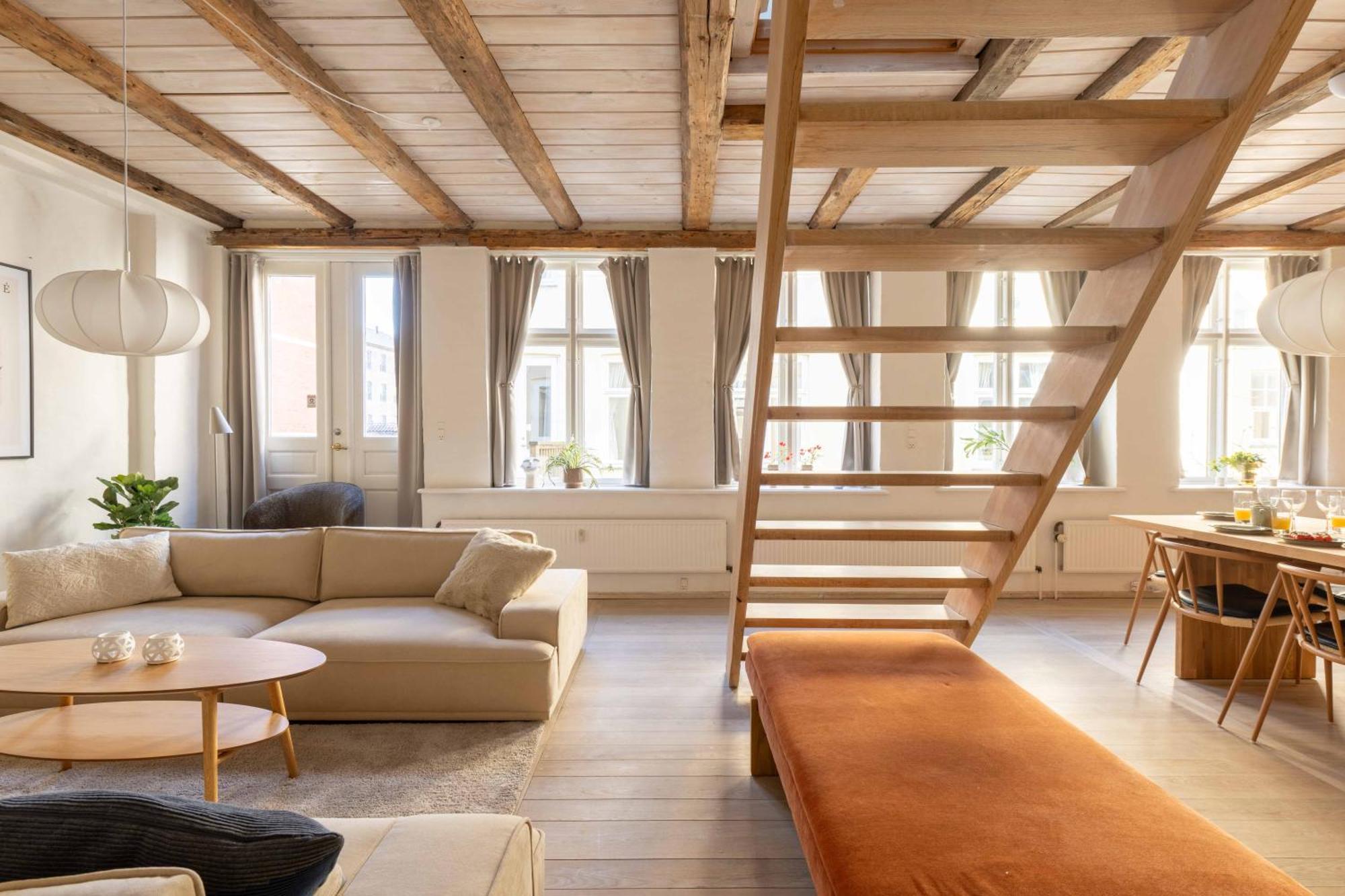 Stylish Duplex In N Apartment *