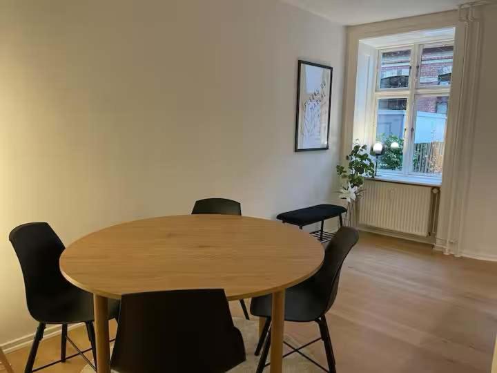 Stunning By The Lakes Apartment Kopenhagen