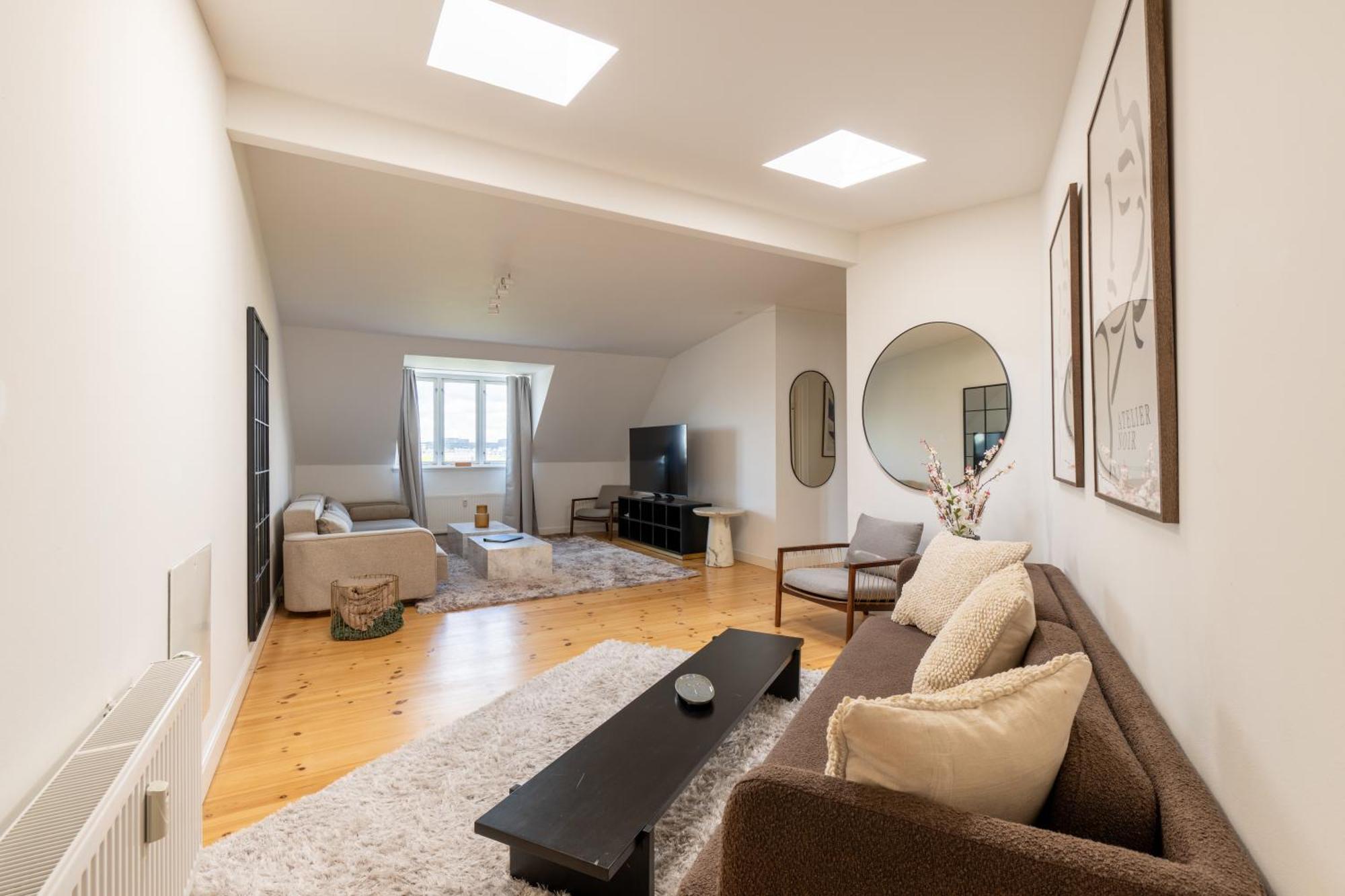 Appartement Bright 3br With Balcony And Amazing View *