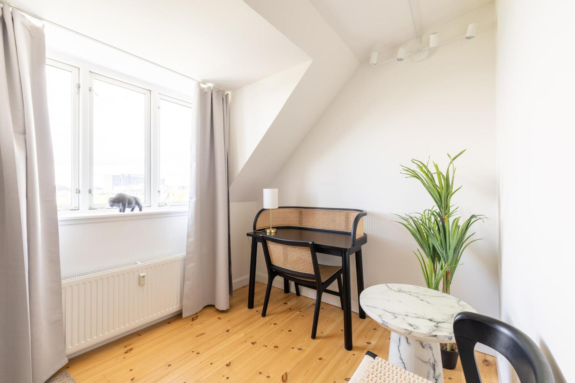 Bright 3br With Balcony And Amazing View