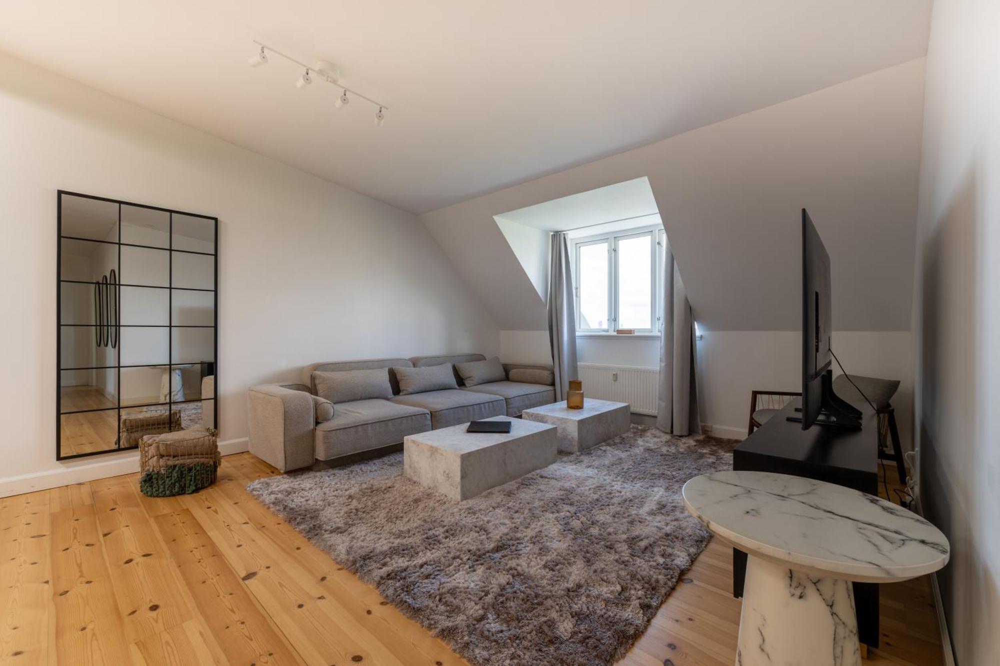 Appartement Bright 3br With Balcony And Amazing View *