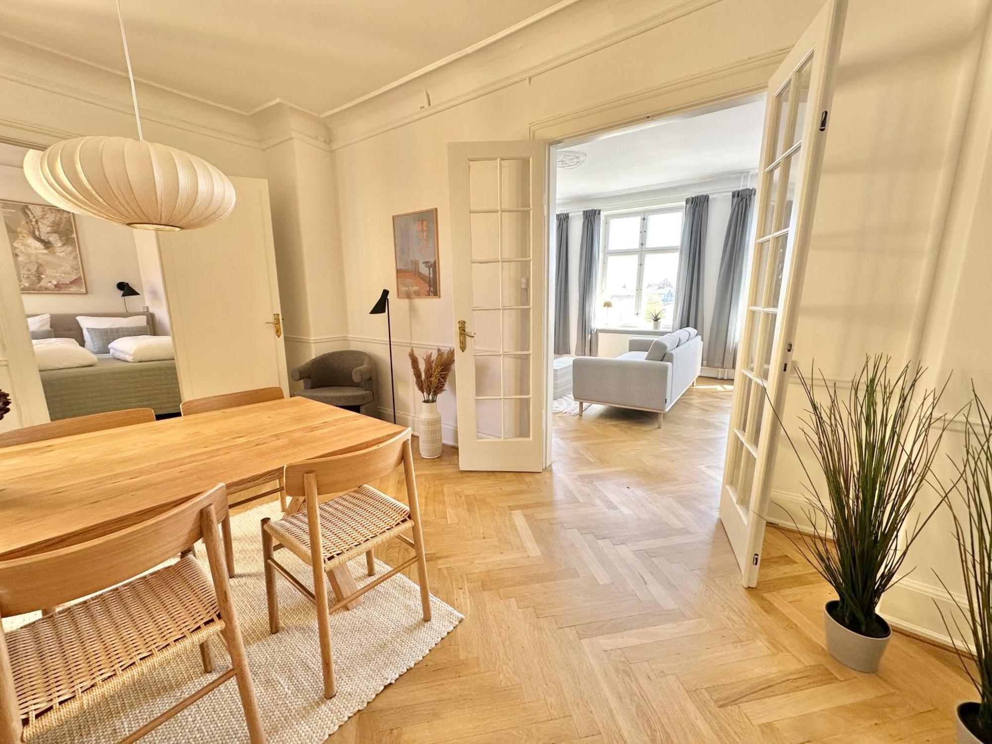 Apartment Deluxe 4 Bedrooms 180 M2 Canal View Prime Location Copenhagen